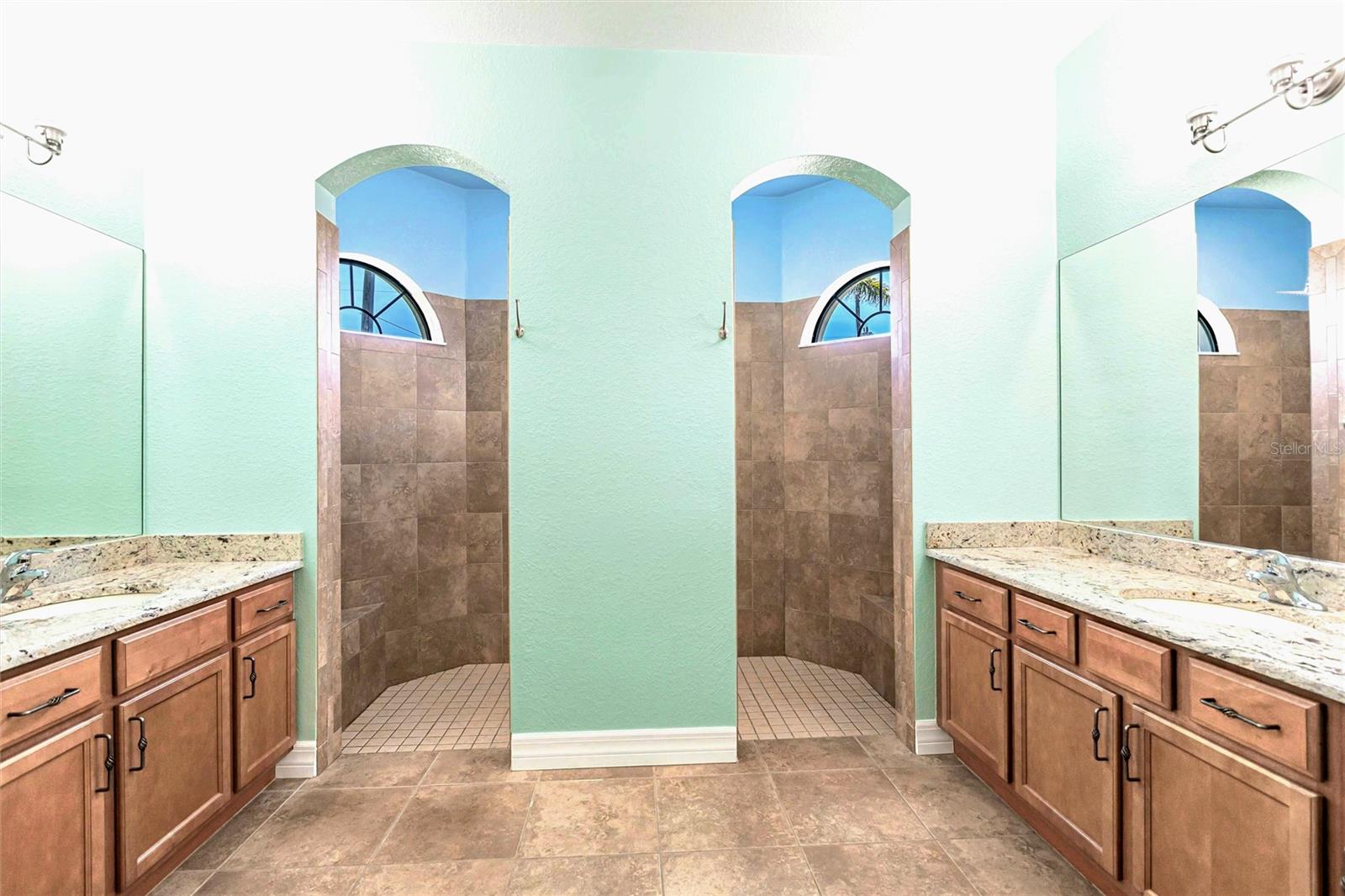 3215 PEACE RIVER DR, PUNTA GORDA, FL, 33983
