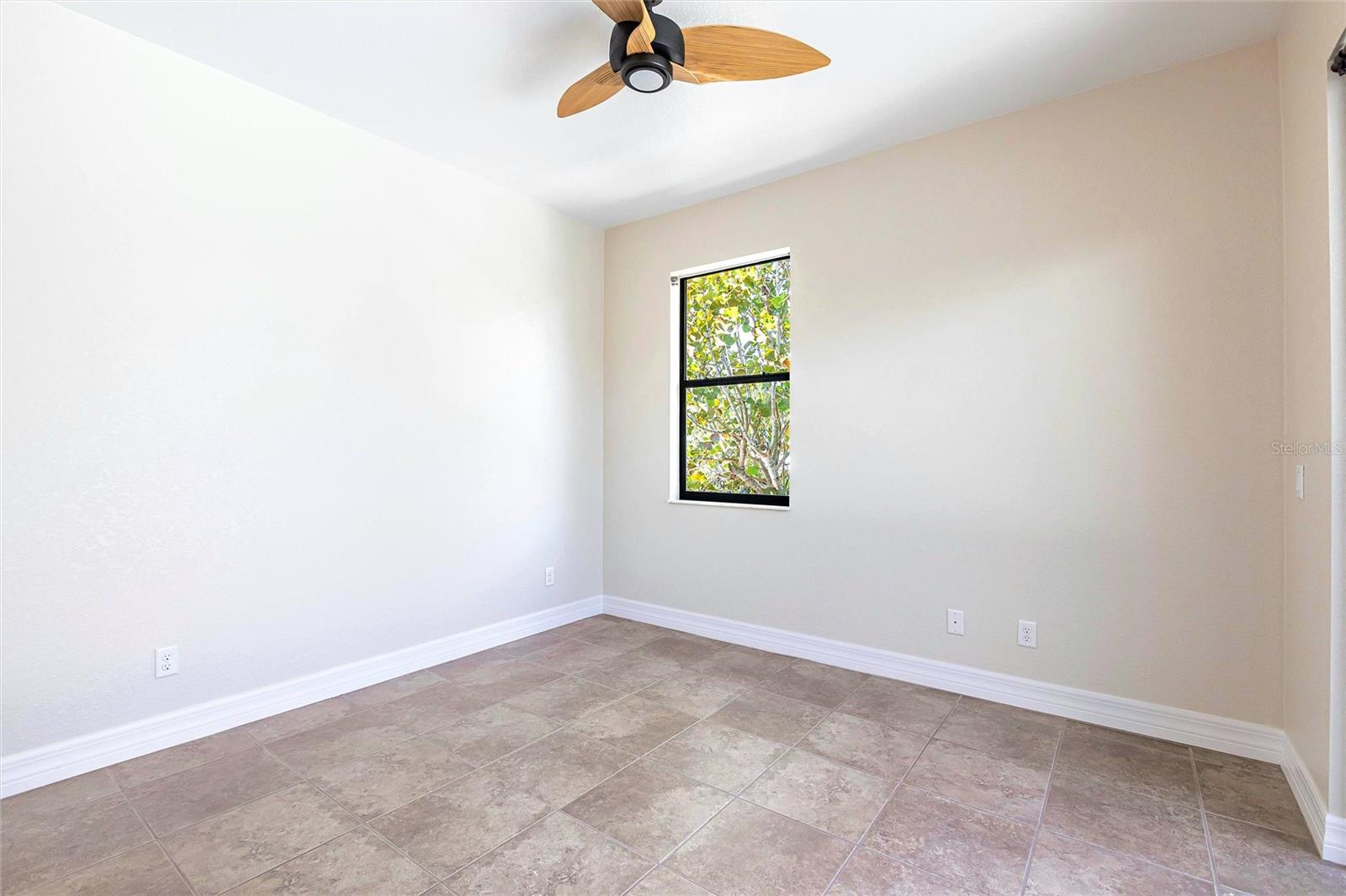 3215 PEACE RIVER DR, PUNTA GORDA, FL, 33983