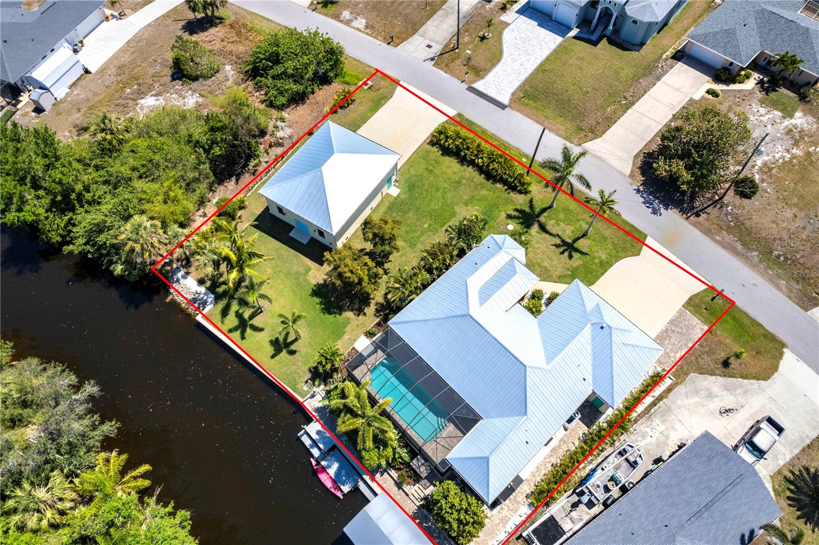 3215 PEACE RIVER DR, PUNTA GORDA, FL, 33983
