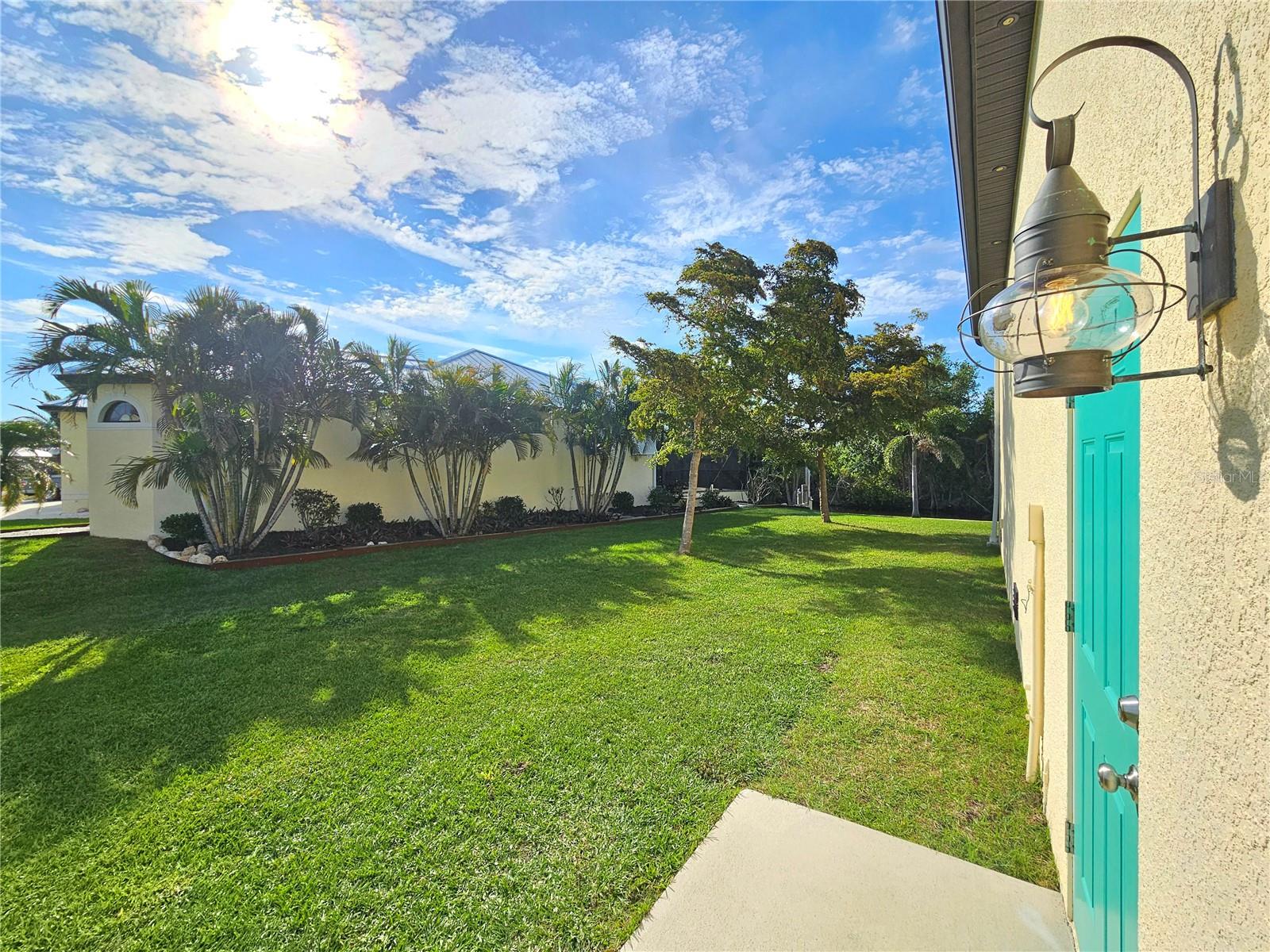 3215 PEACE RIVER DR, PUNTA GORDA, FL, 33983