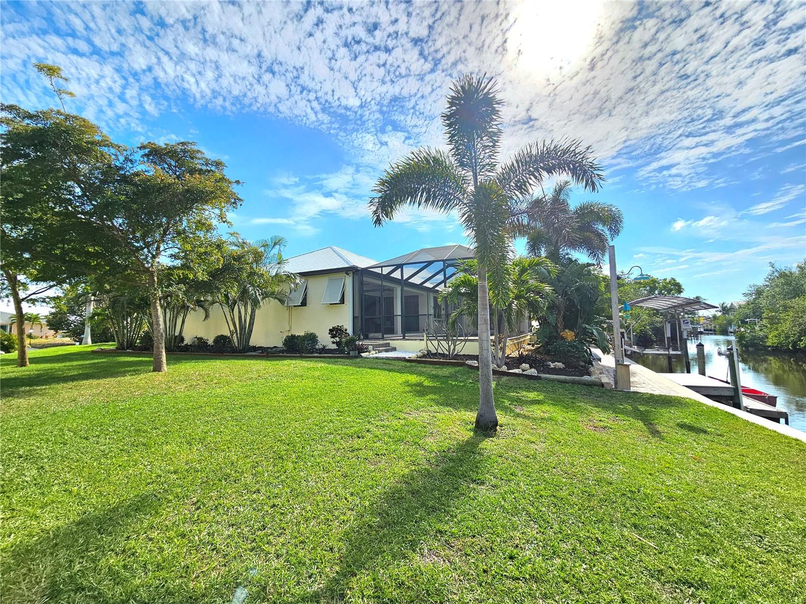 3215 PEACE RIVER DR, PUNTA GORDA, FL, 33983