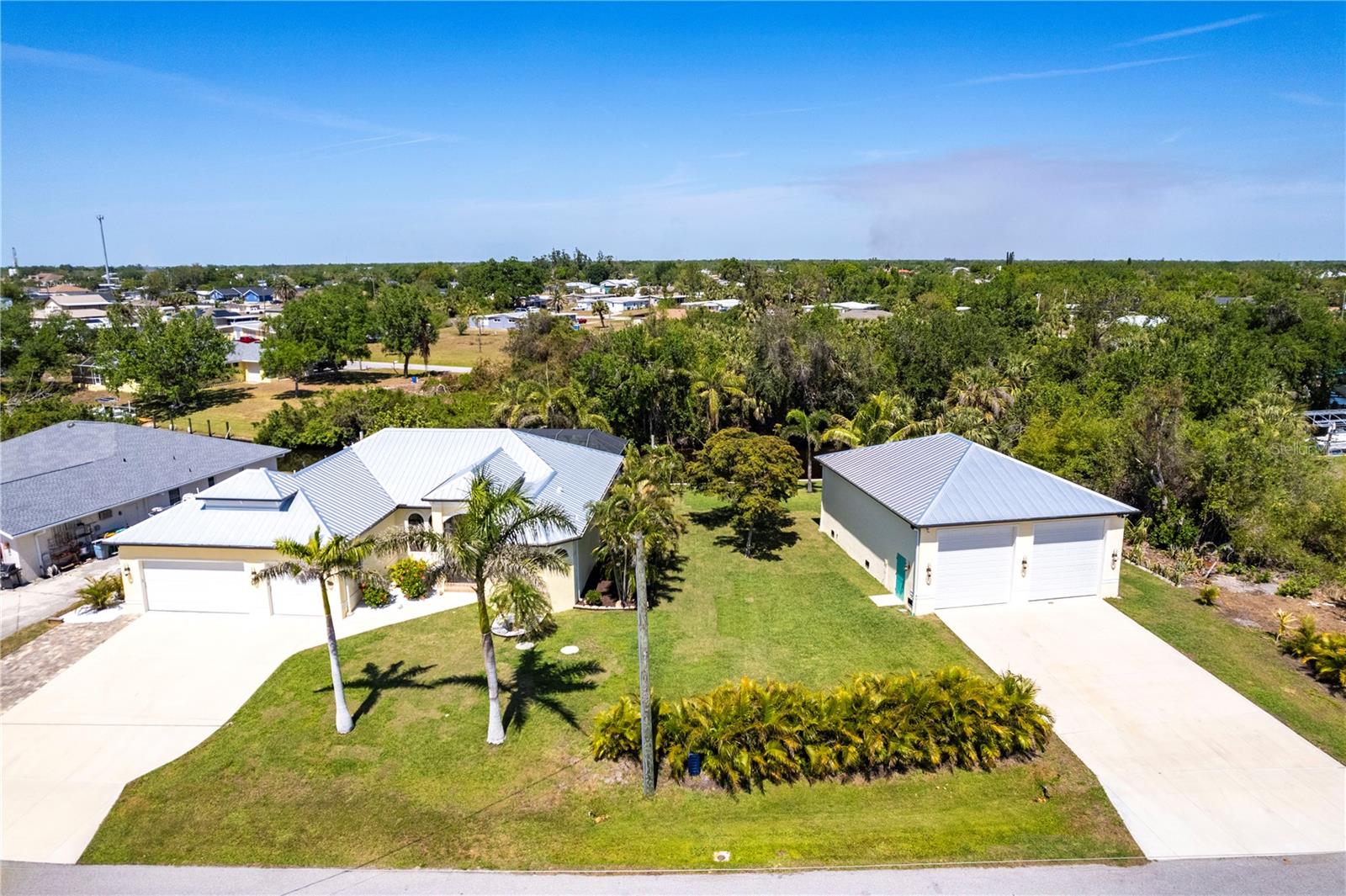 3215 PEACE RIVER DR, PUNTA GORDA, FL, 33983