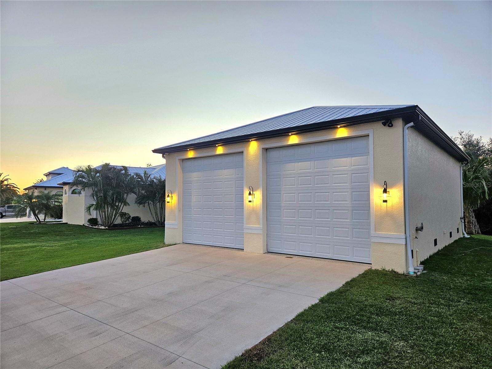 3215 PEACE RIVER DR, PUNTA GORDA, FL, 33983