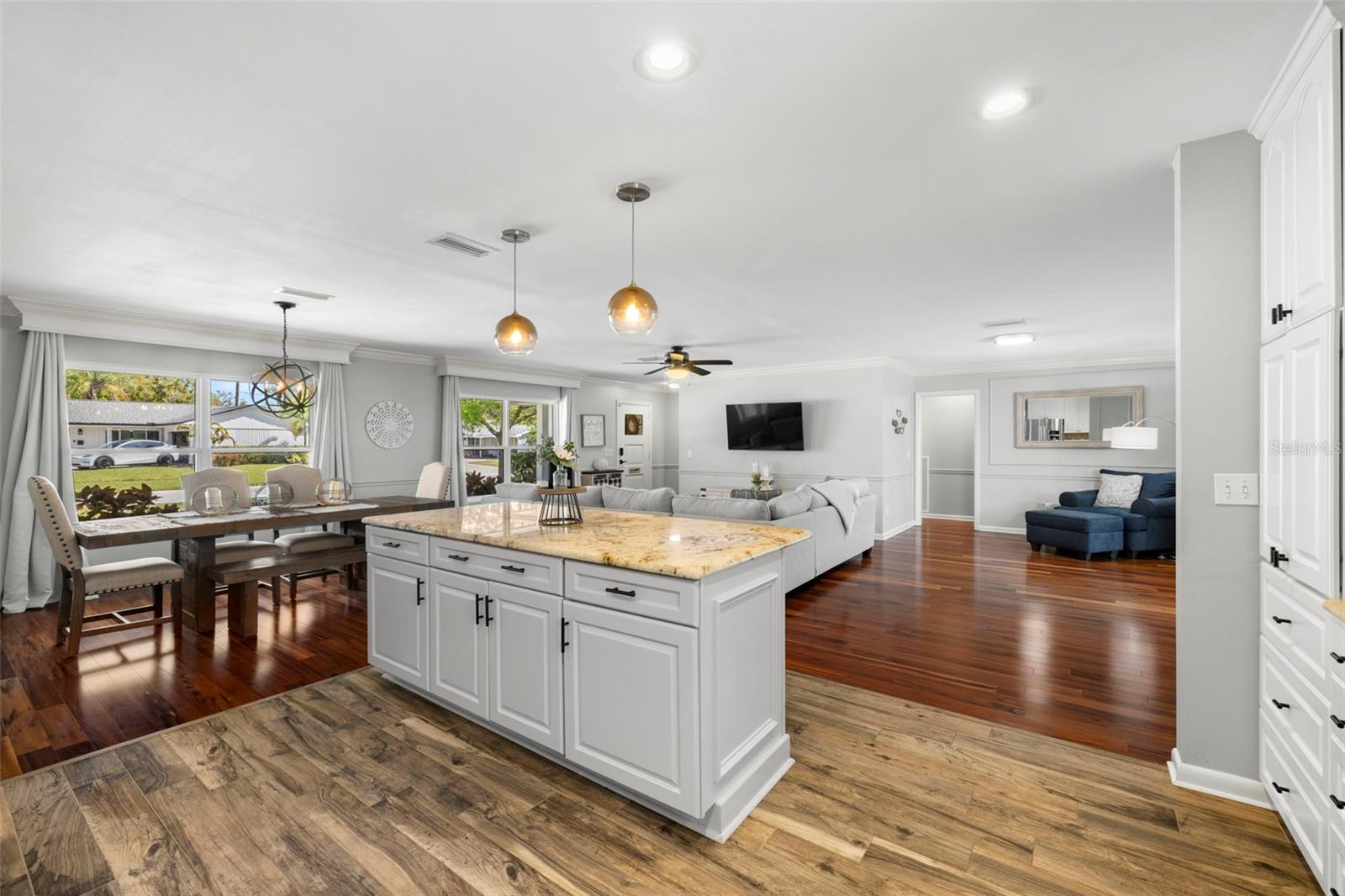 3310 VALENCIA RD, TAMPA, FL, 33618