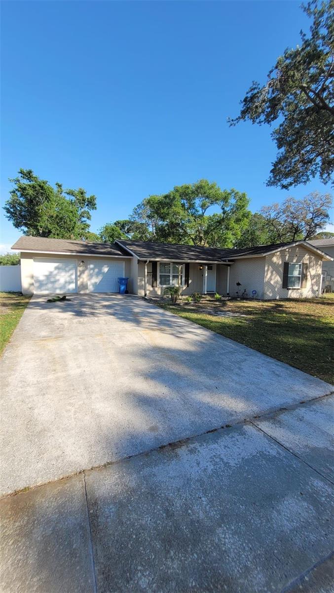 8335 W POCAHONTAS AVE, TAMPA, FL, 33615