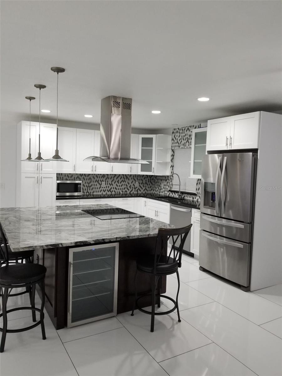 8335 W POCAHONTAS AVE, TAMPA, FL, 33615
