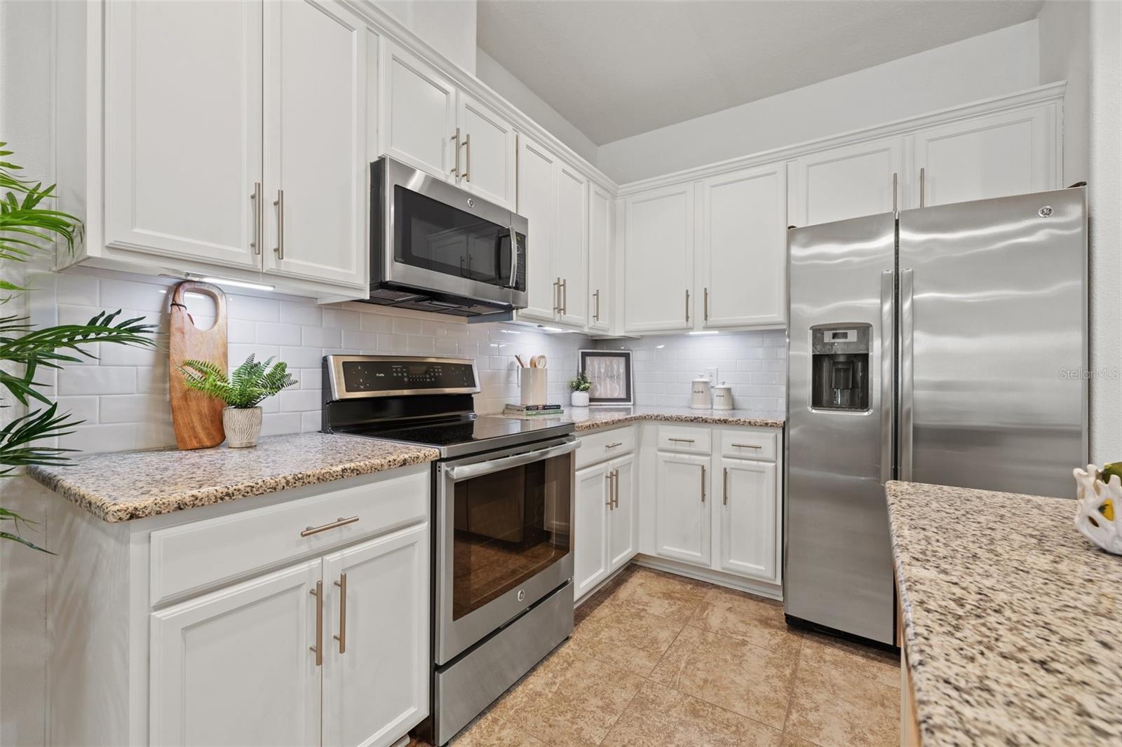 8078 PINE CREST ST, SEMINOLE, FL, 33777