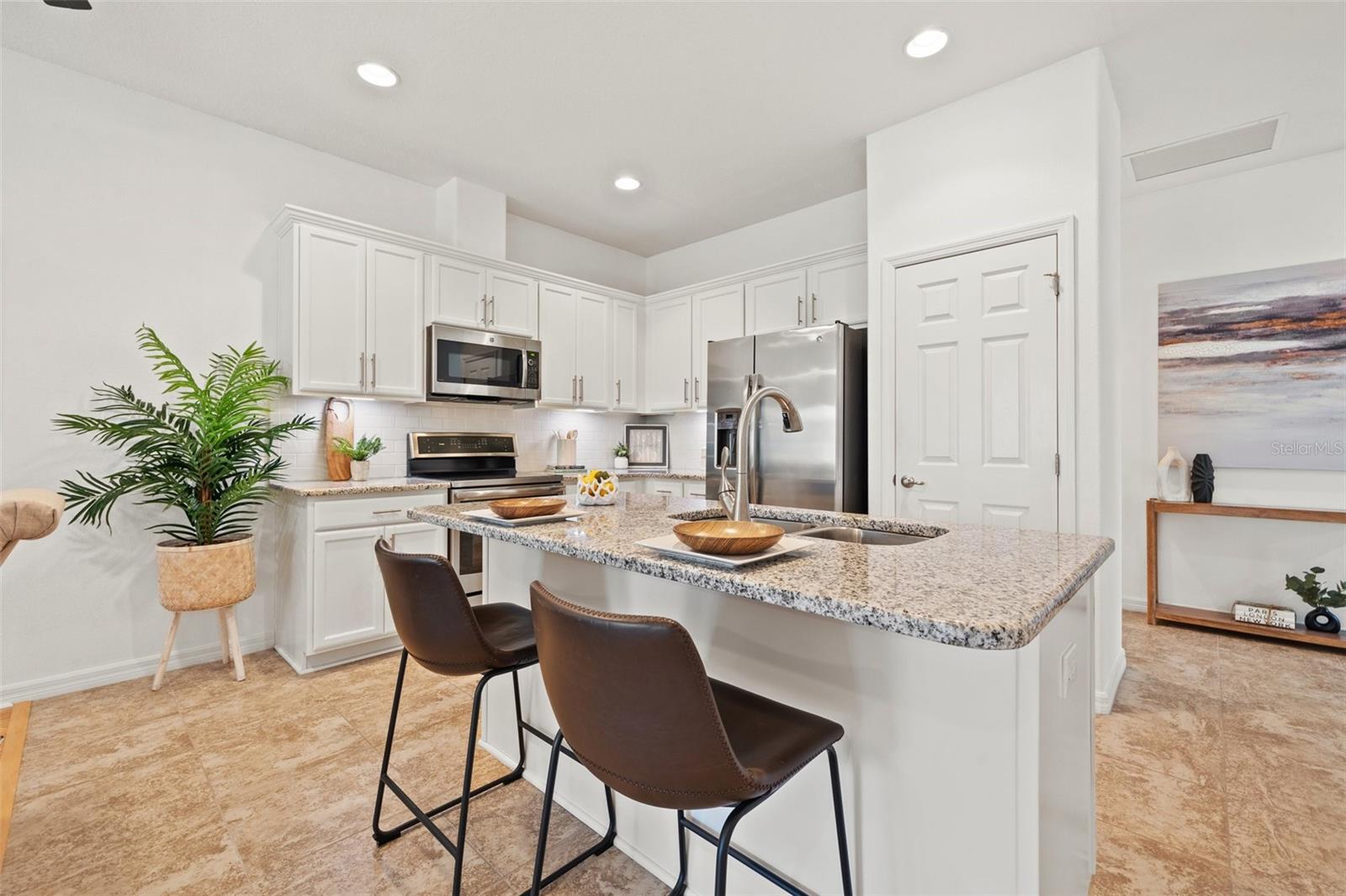 8078 PINE CREST ST, SEMINOLE, FL, 33777