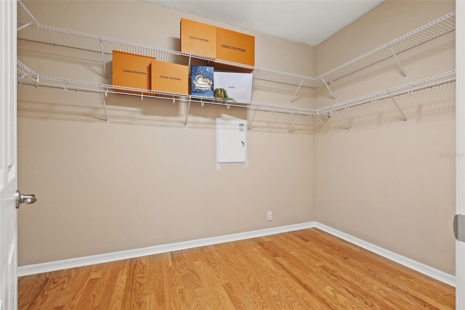 8078 PINE CREST ST, SEMINOLE, FL, 33777