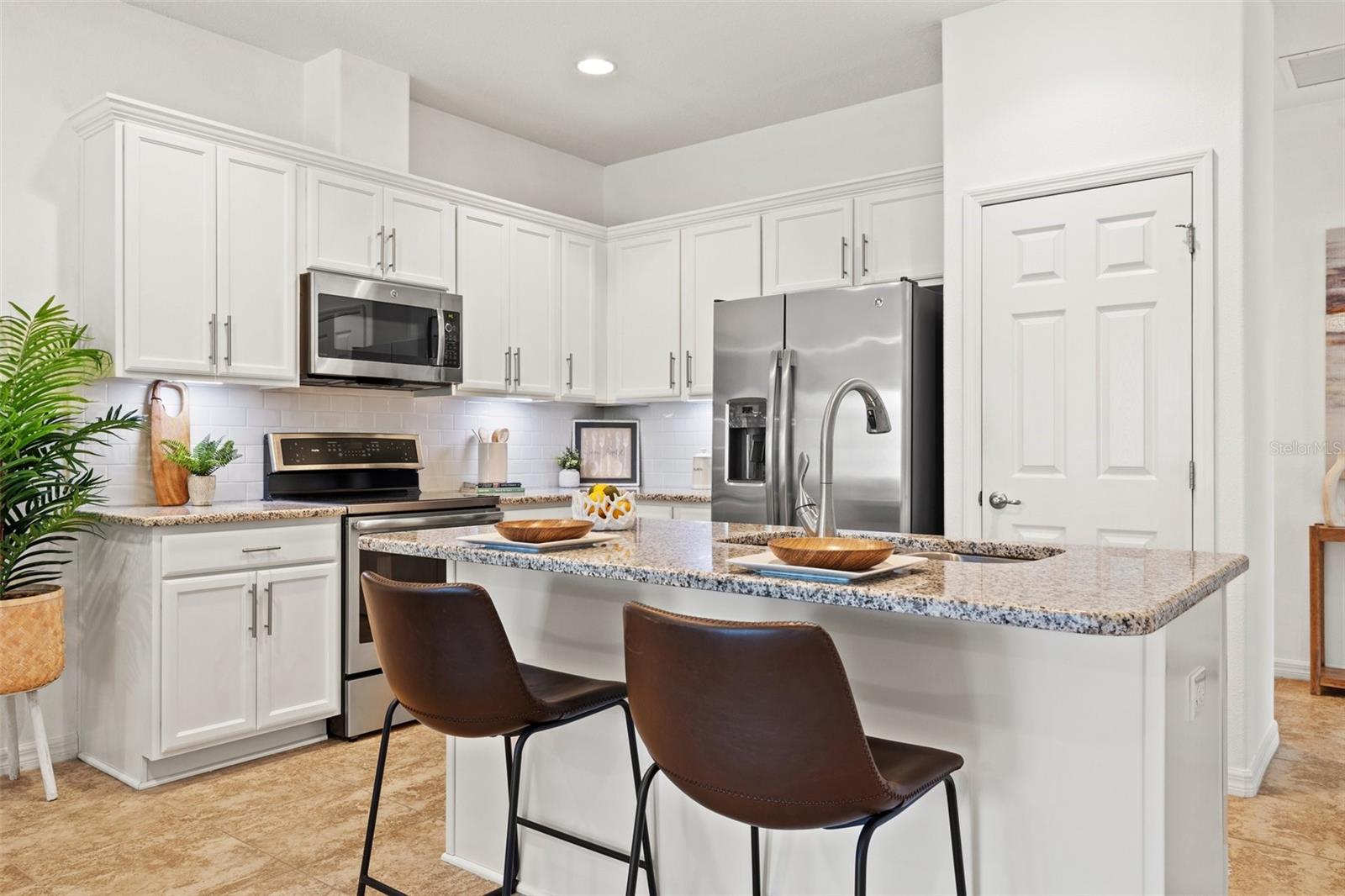 8078 PINE CREST ST, SEMINOLE, FL, 33777