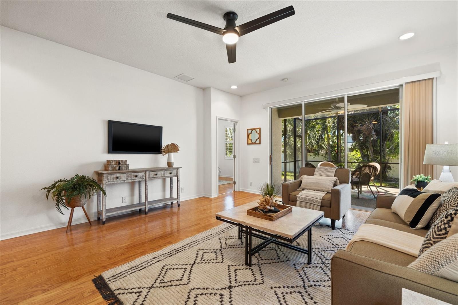 8078 PINE CREST ST, SEMINOLE, FL, 33777