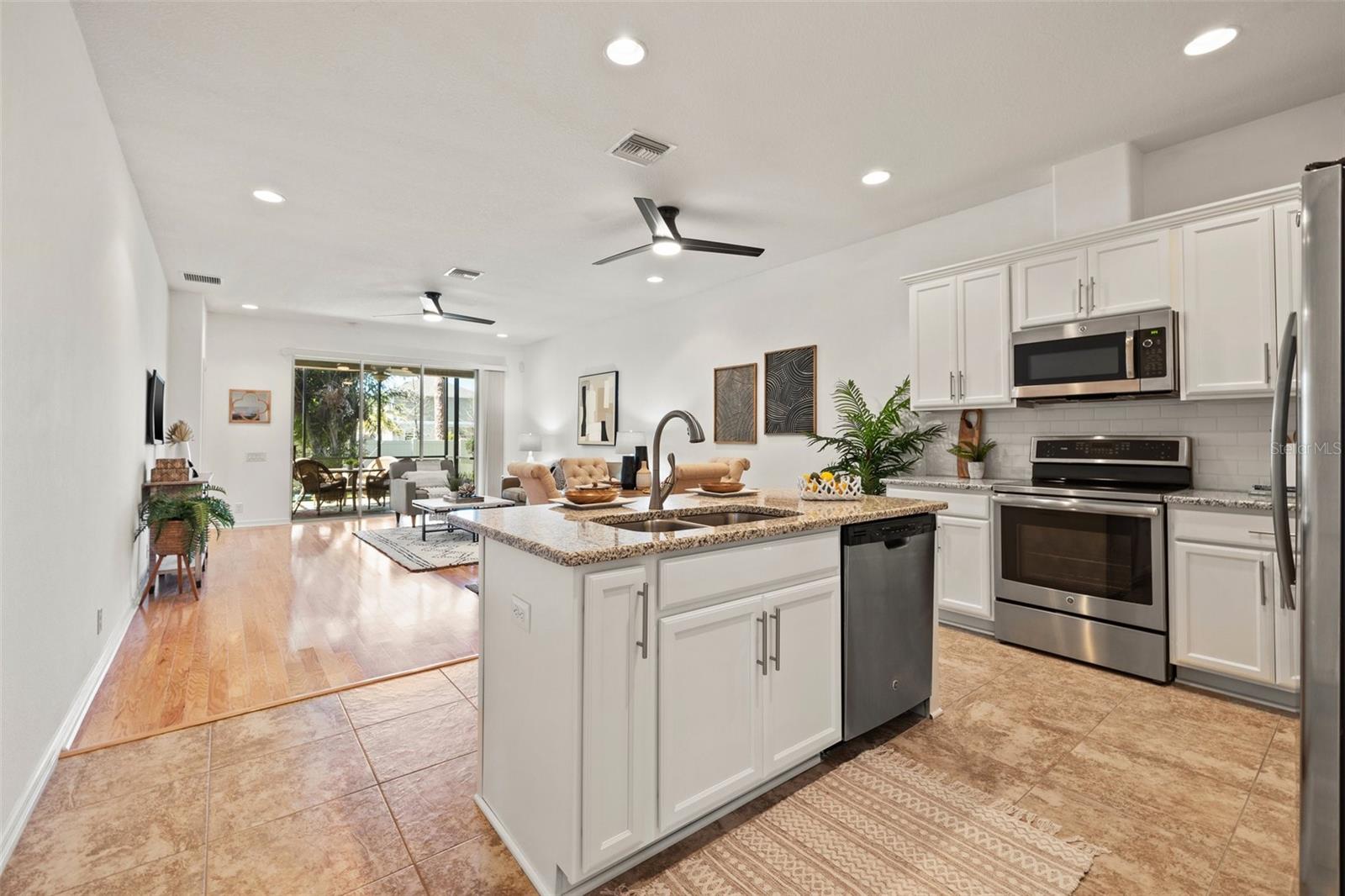 8078 PINE CREST ST, SEMINOLE, FL, 33777
