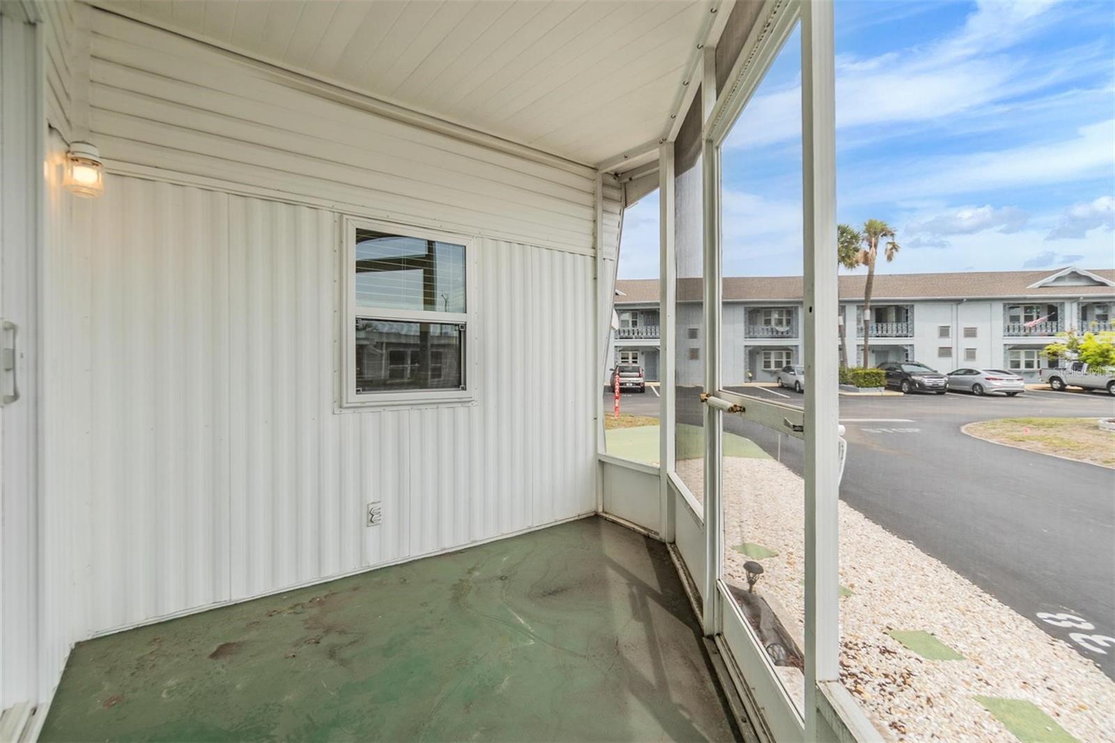 4851 W GANDY BLVD #B4L38, TAMPA, FL, 33611