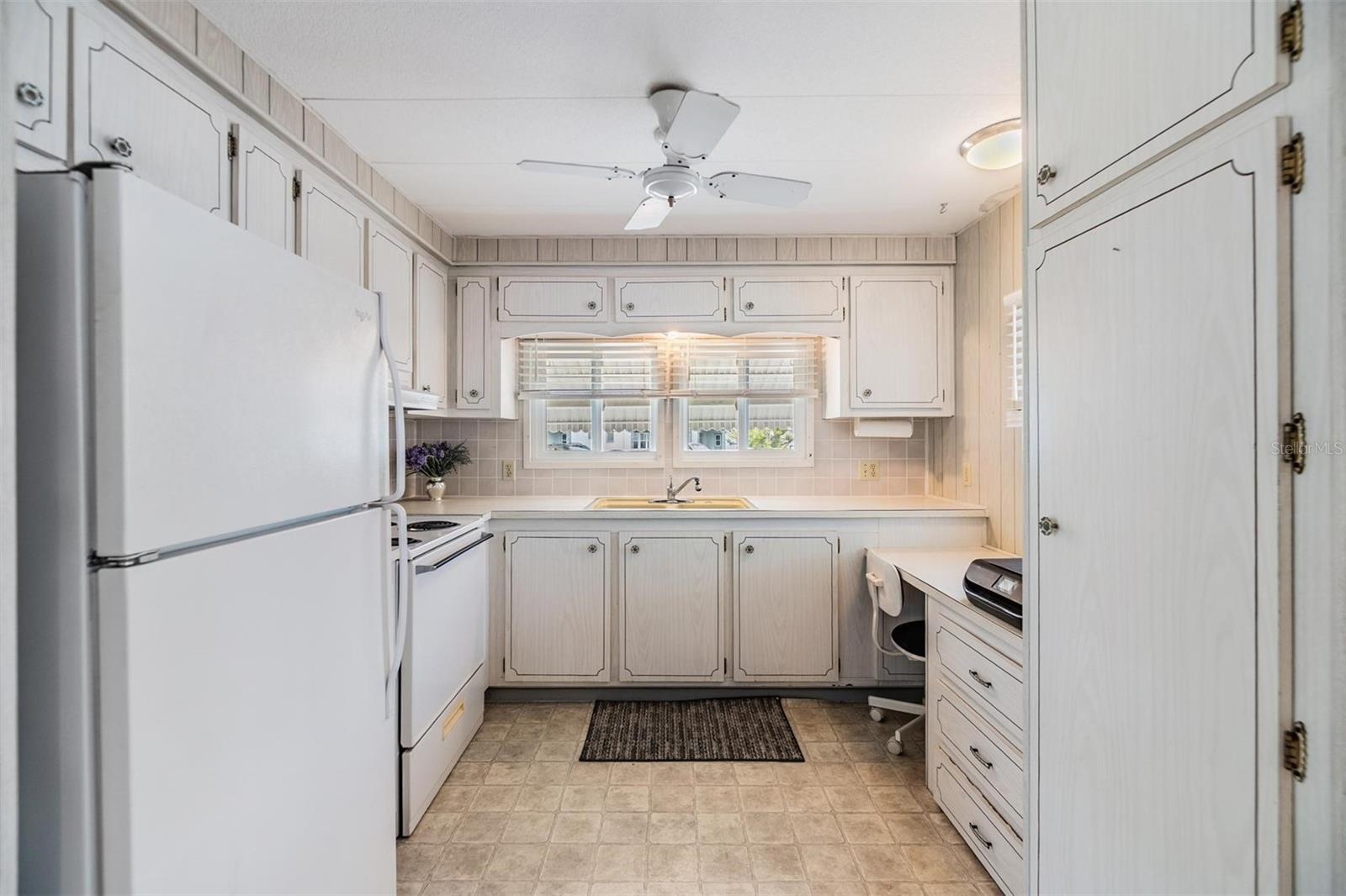 4851 W GANDY BLVD #B4L38, TAMPA, FL, 33611