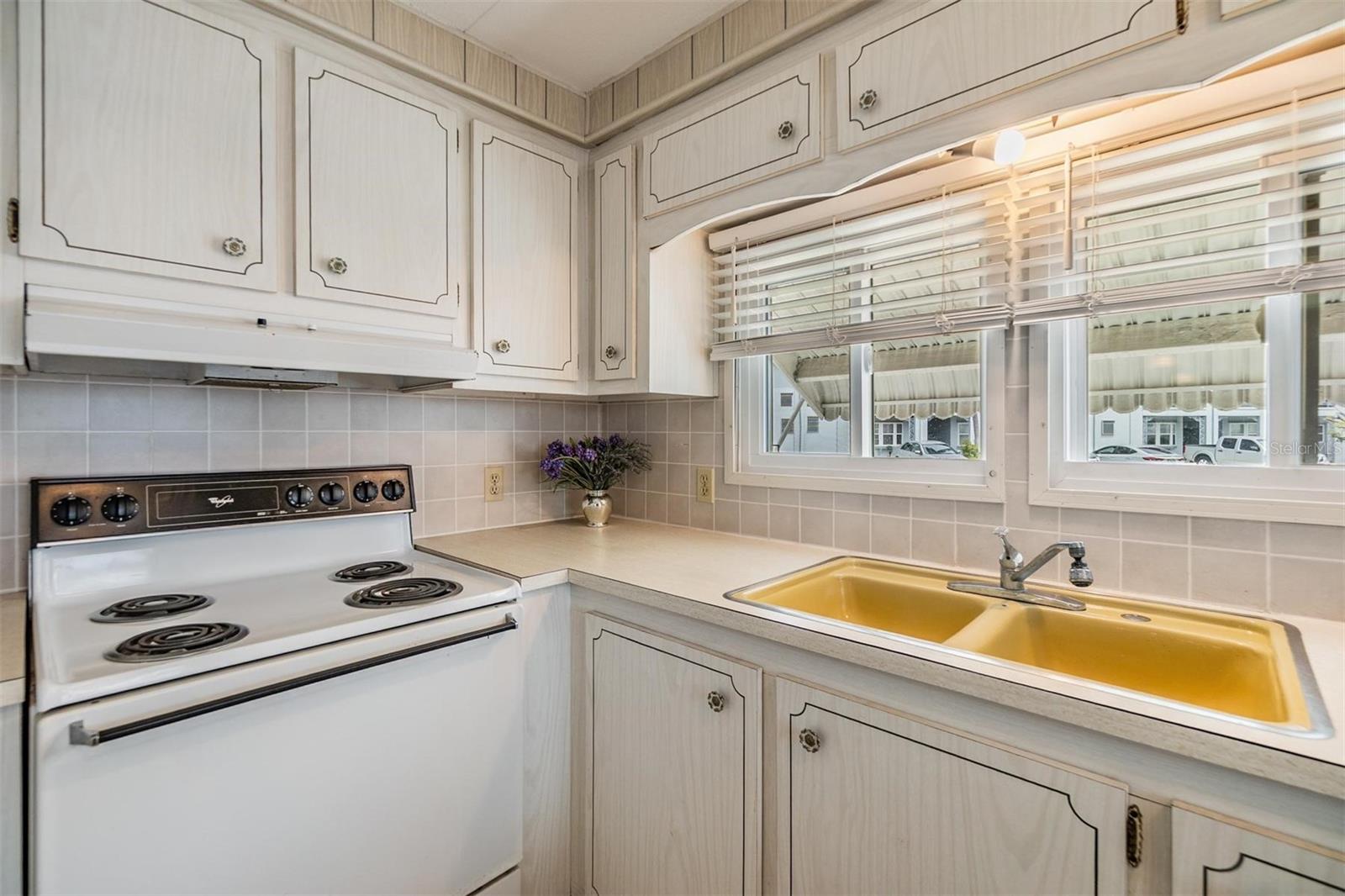 4851 W GANDY BLVD #B4L38, TAMPA, FL, 33611