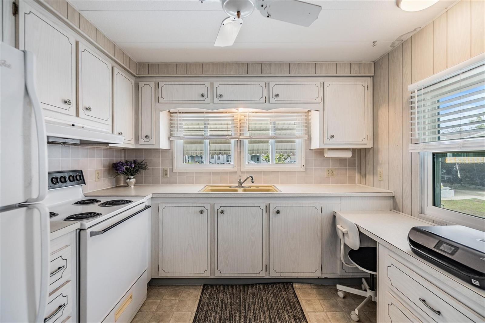 4851 W GANDY BLVD #B4L38, TAMPA, FL, 33611