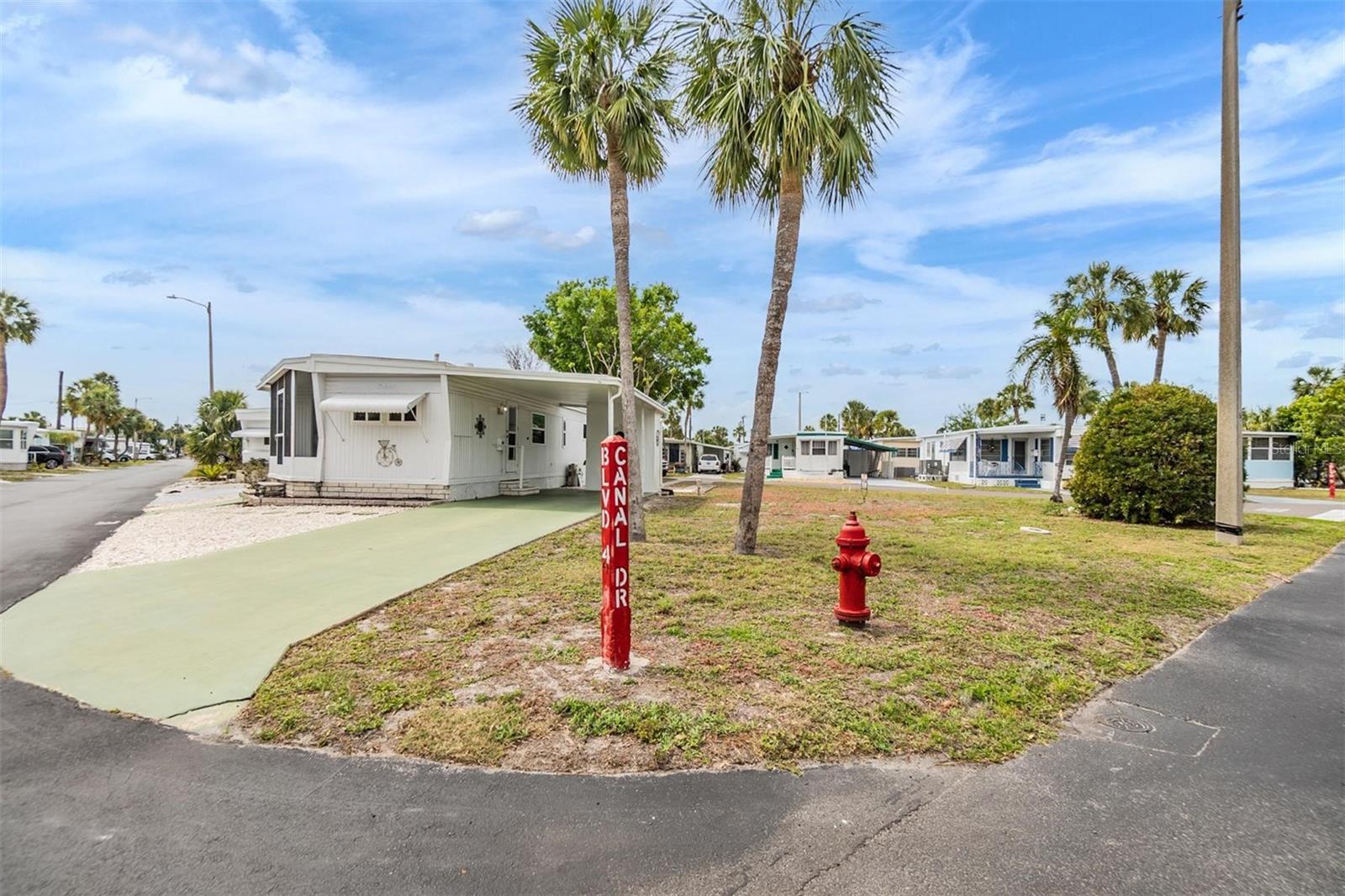 4851 W GANDY BLVD #B4L38, TAMPA, FL, 33611
