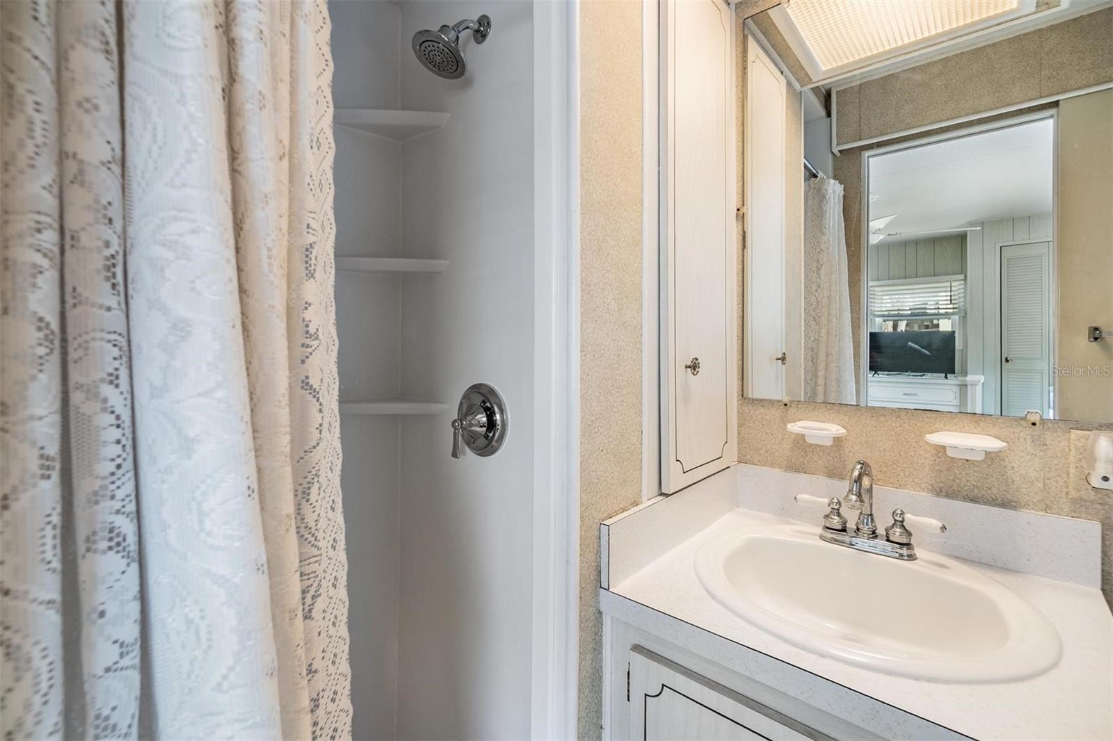 4851 W GANDY BLVD #B4L38, TAMPA, FL, 33611