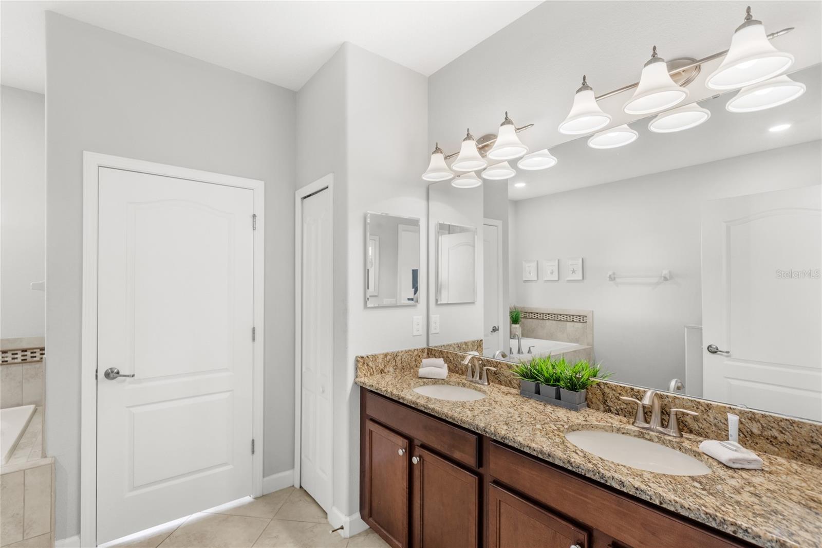 1435 ROLLING FAIRWAY DR, DAVENPORT, FL, 33896