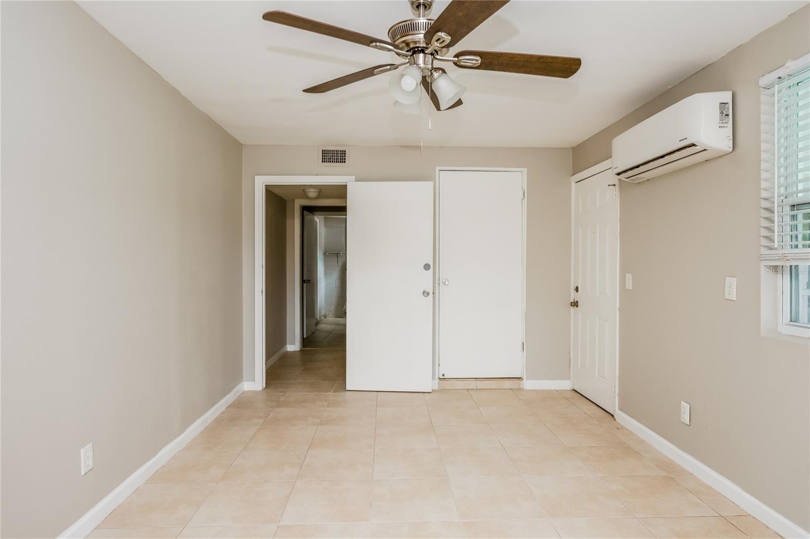 518 GASTON FOSTER RD, ORLANDO, FL, 32807