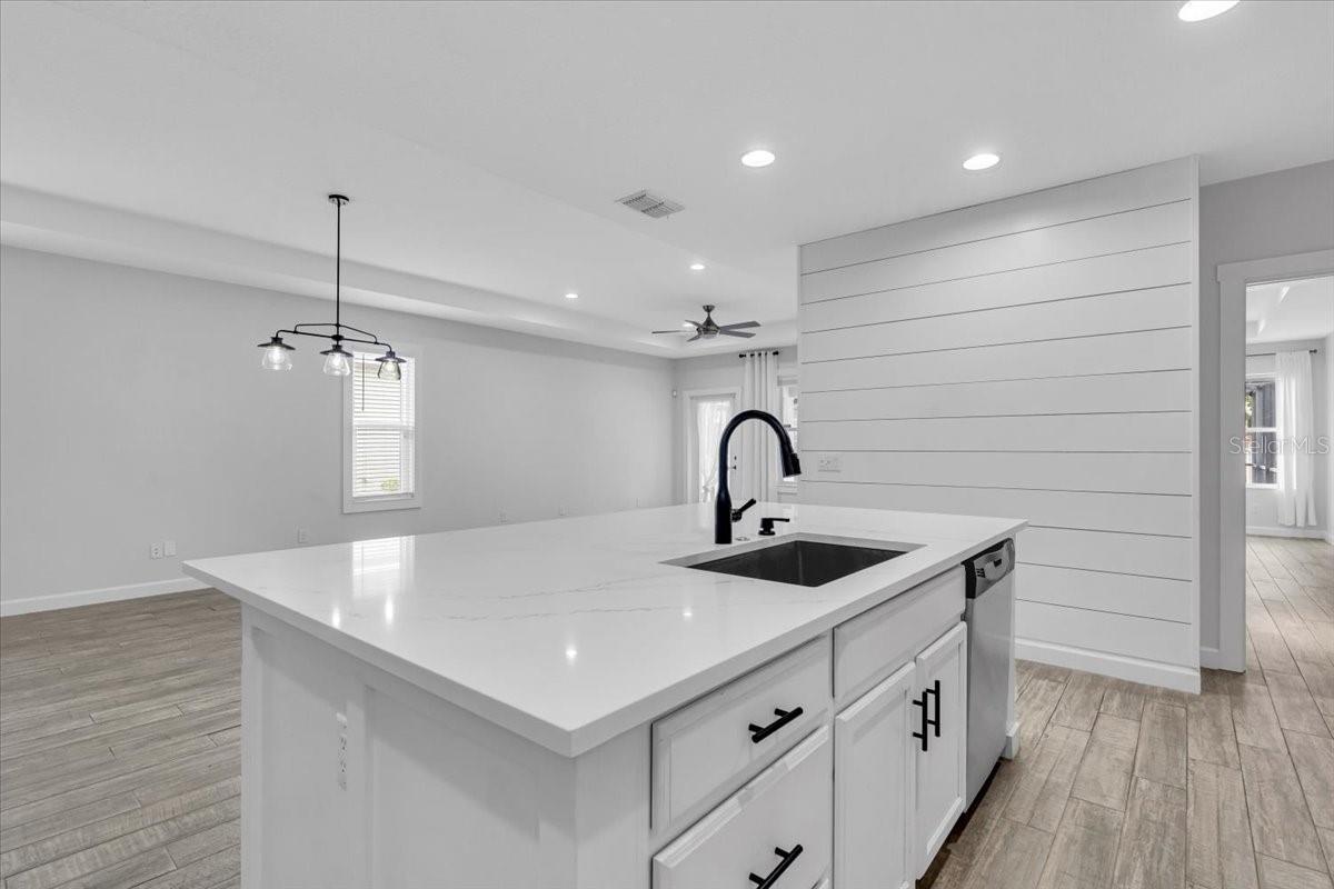 11790 FOREST PARK CIR, BRADENTON, FL, 34211