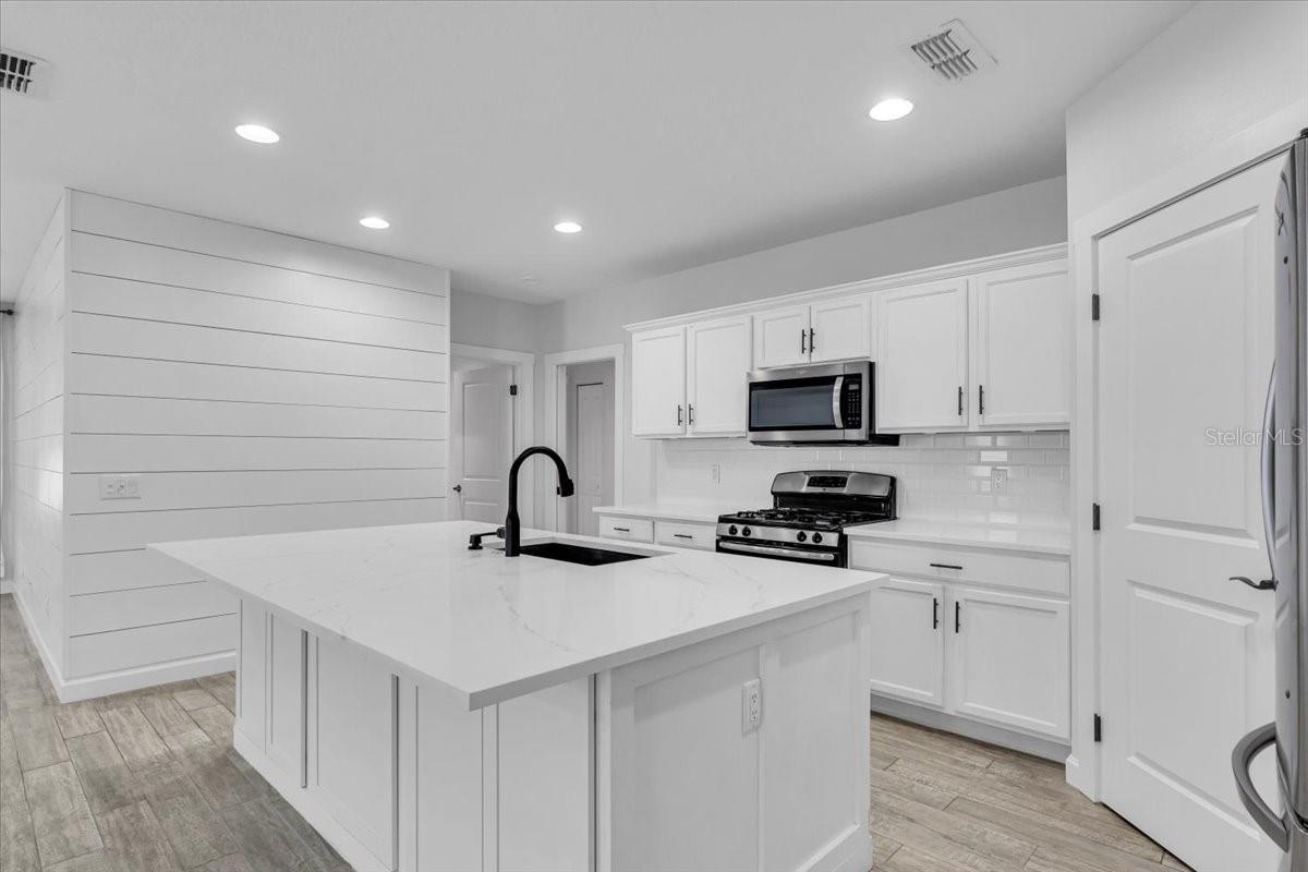 11790 FOREST PARK CIR, BRADENTON, FL, 34211