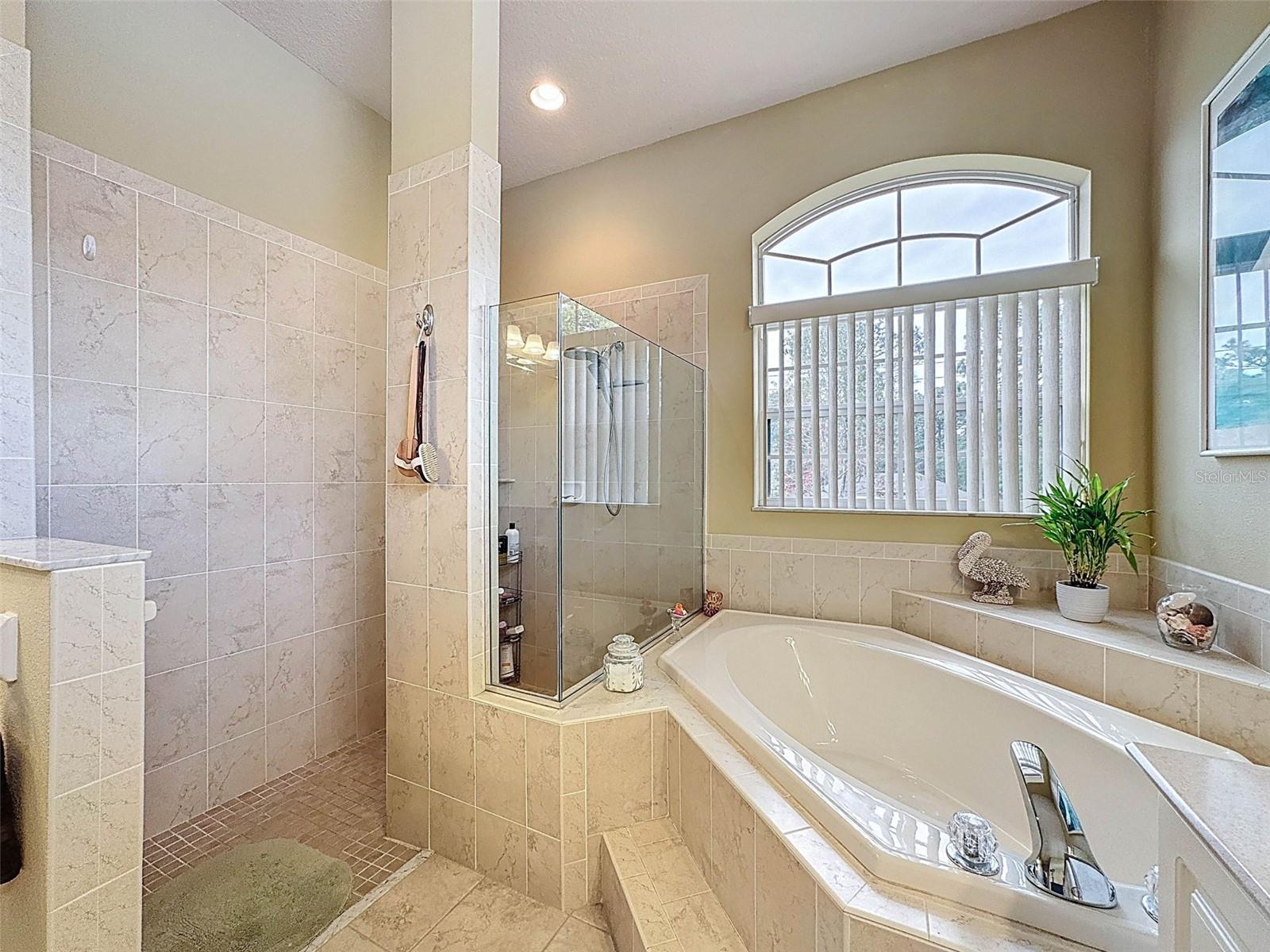184 CYPRESS BLVD E, HOMOSASSA, FL, 34446