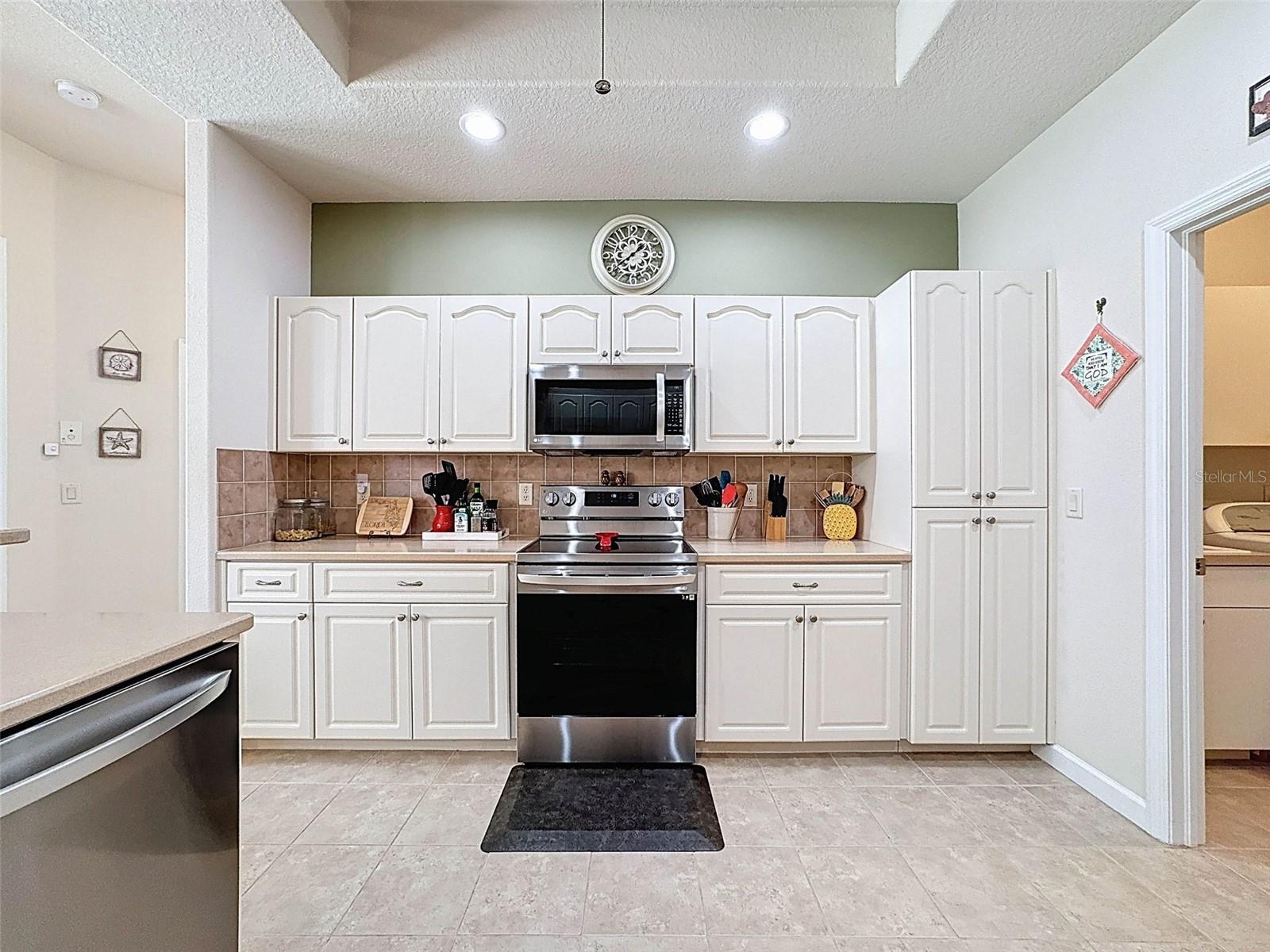 184 CYPRESS BLVD E, HOMOSASSA, FL, 34446