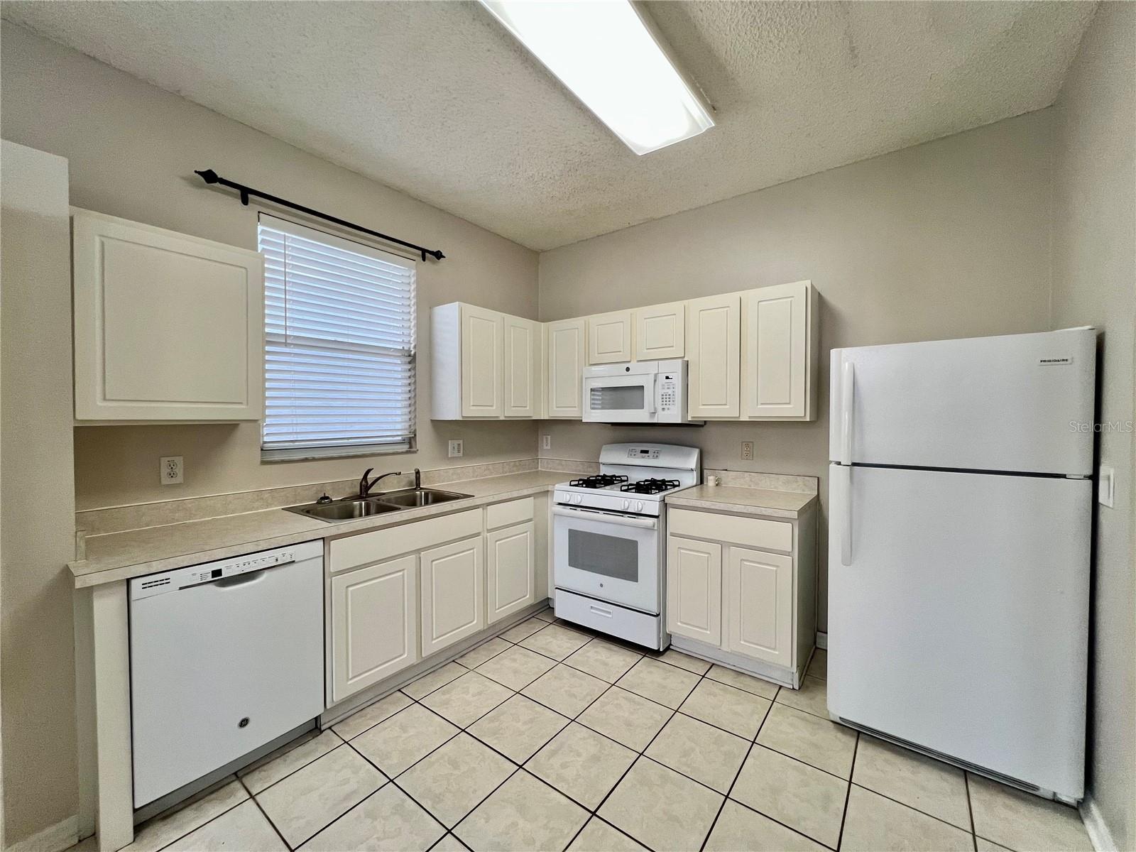 928 GRAND CANYON DR, VALRICO, FL, 33594