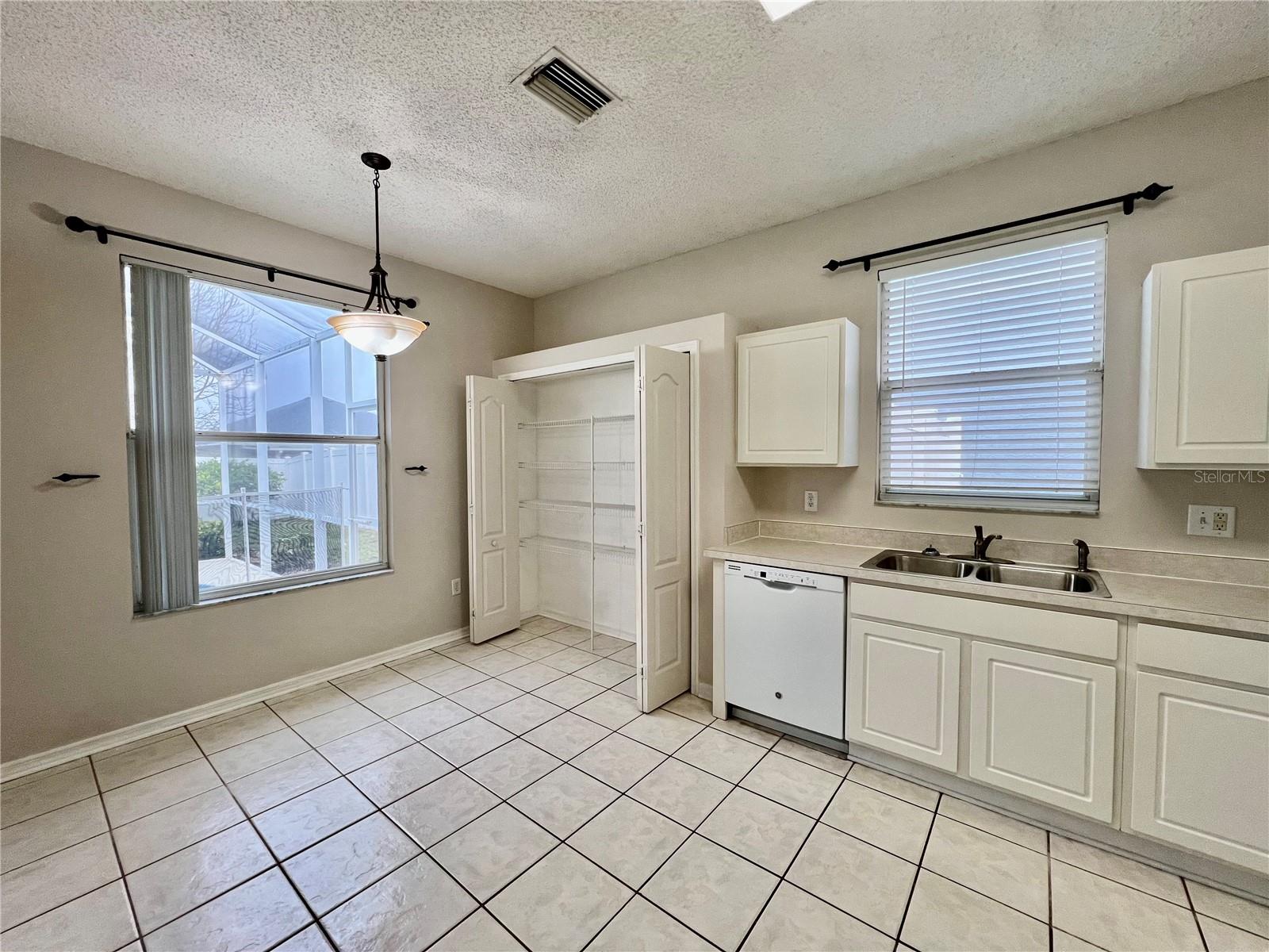 928 GRAND CANYON DR, VALRICO, FL, 33594