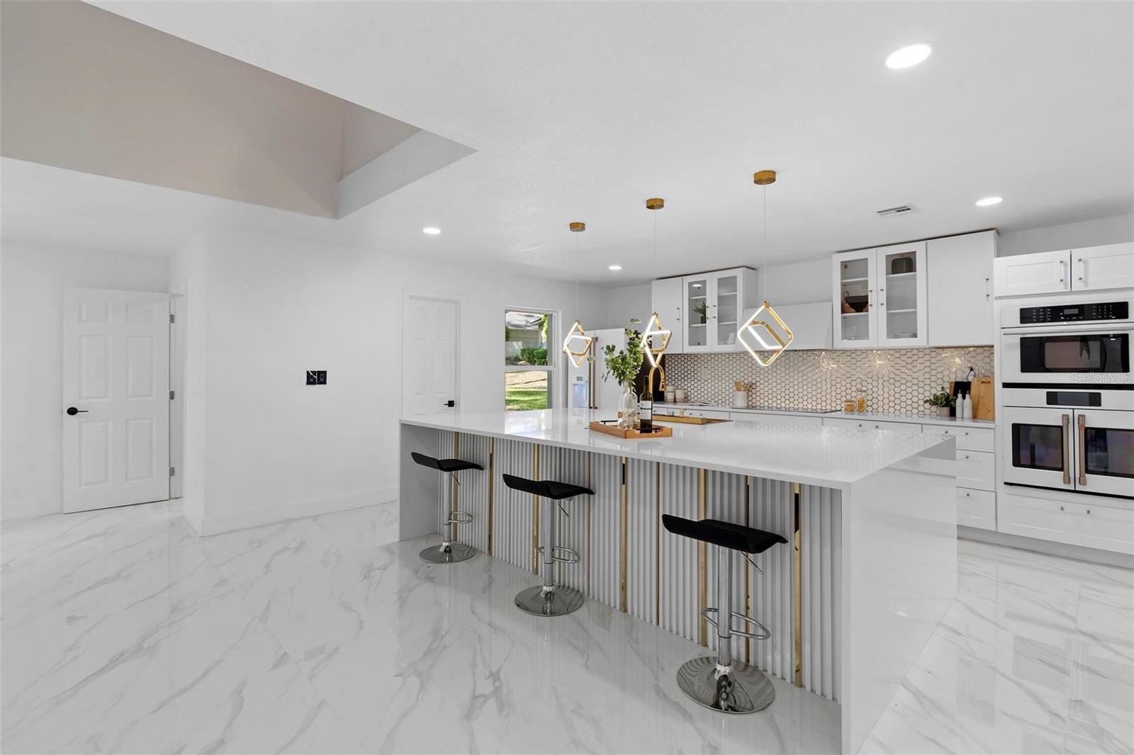 305 SWEETWATER CLUB CIR, LONGWOOD, FL, 32779