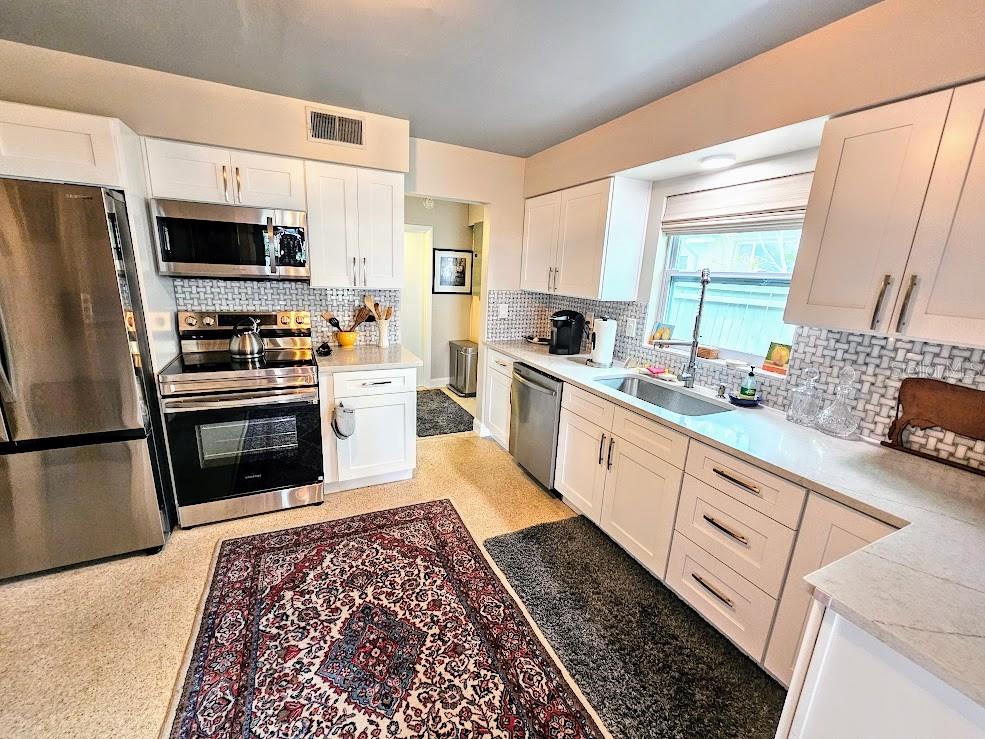 103 1ST ST, BELLEAIR BEACH, FL, 33786