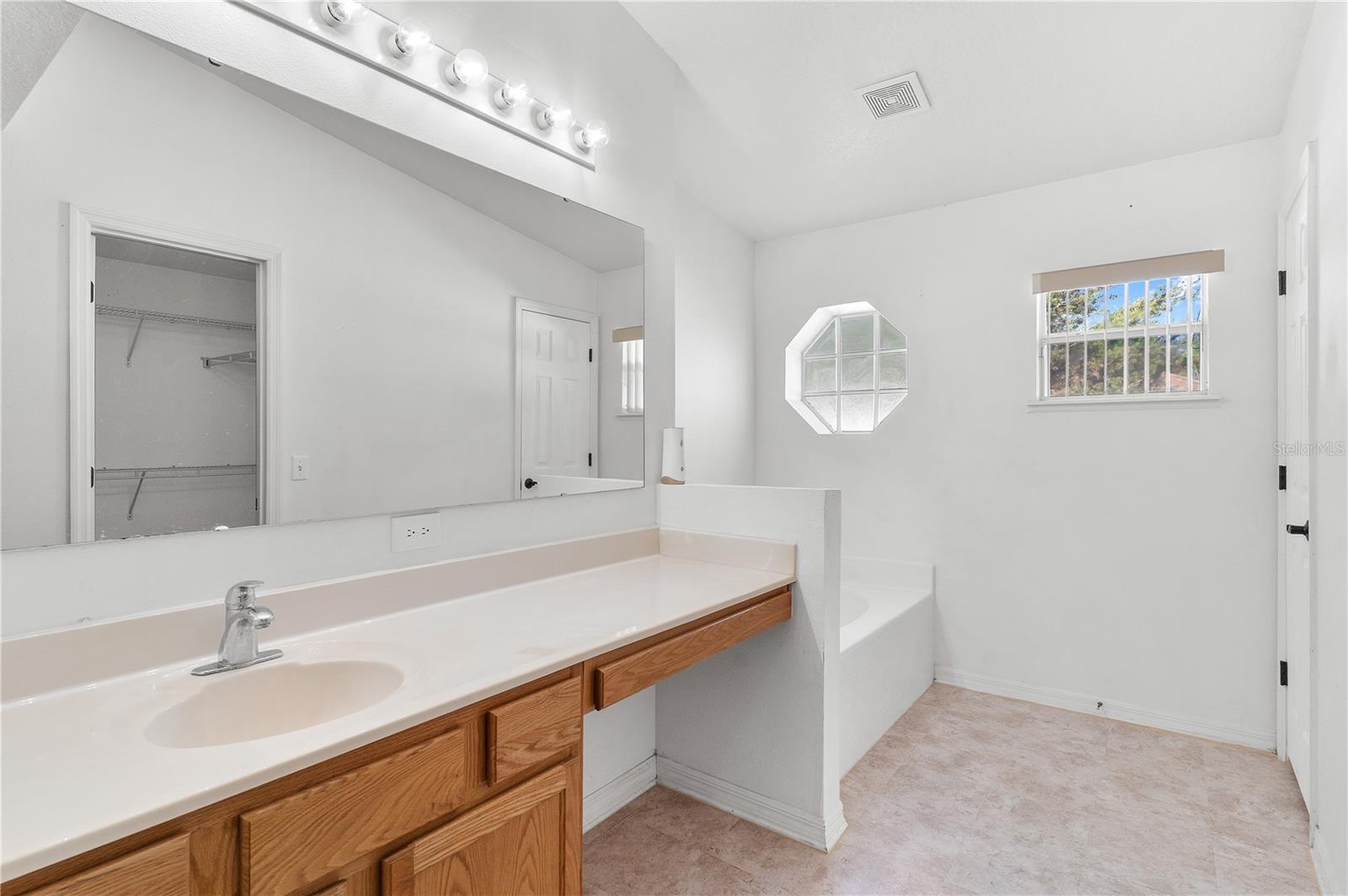 2210 AITKIN LOOP, LEESBURG, FL, 34748