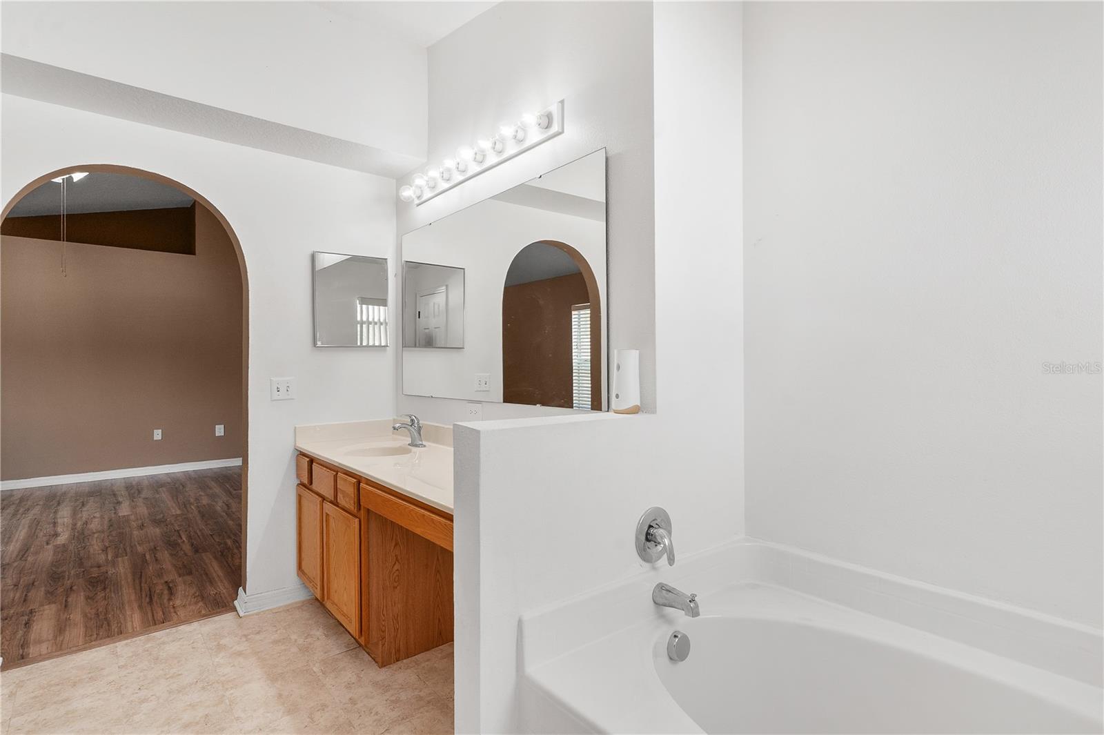 2210 AITKIN LOOP, LEESBURG, FL, 34748