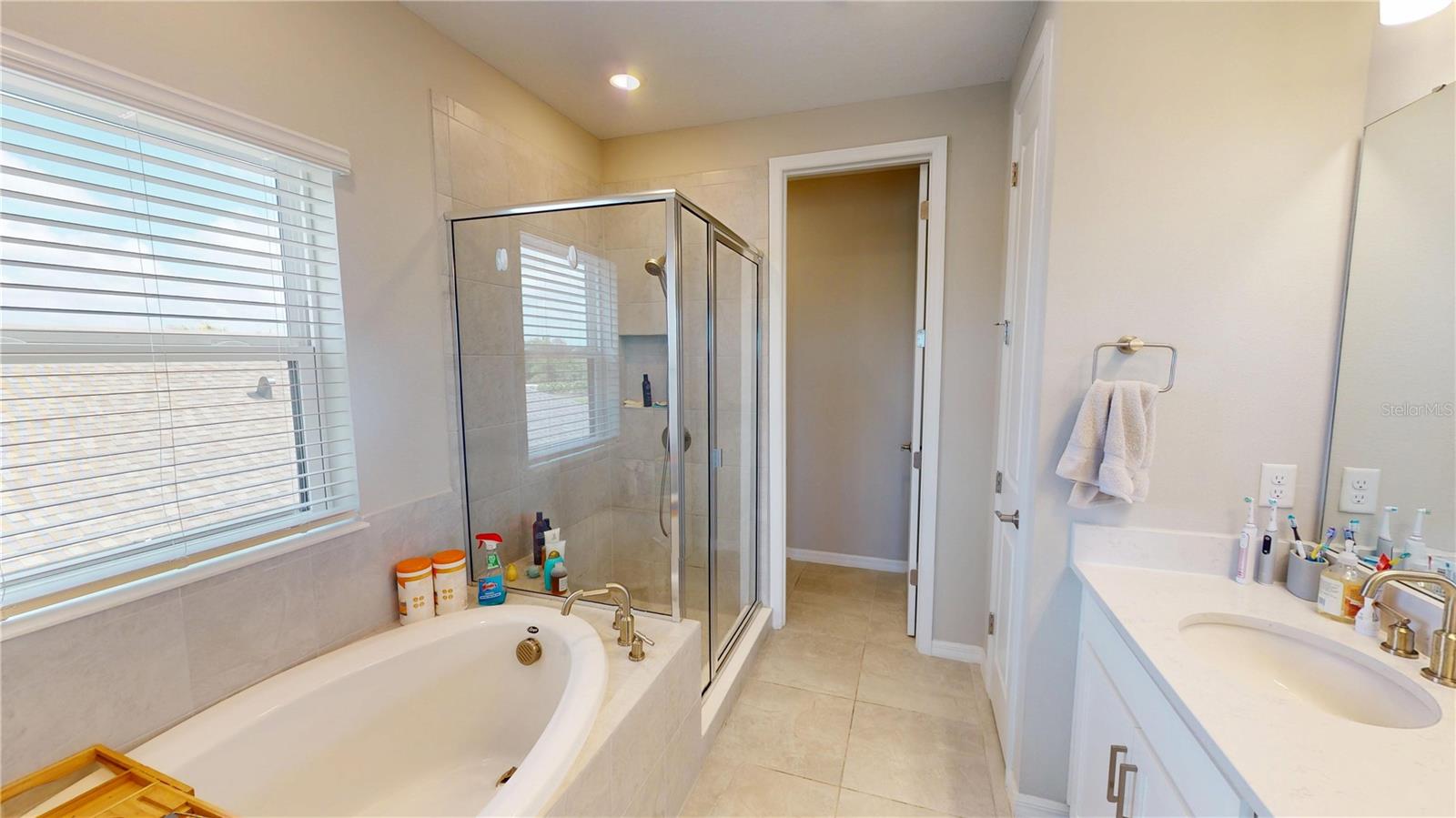 9024 TEQUILA SUNRISE DR, SARASOTA, FL, 34241