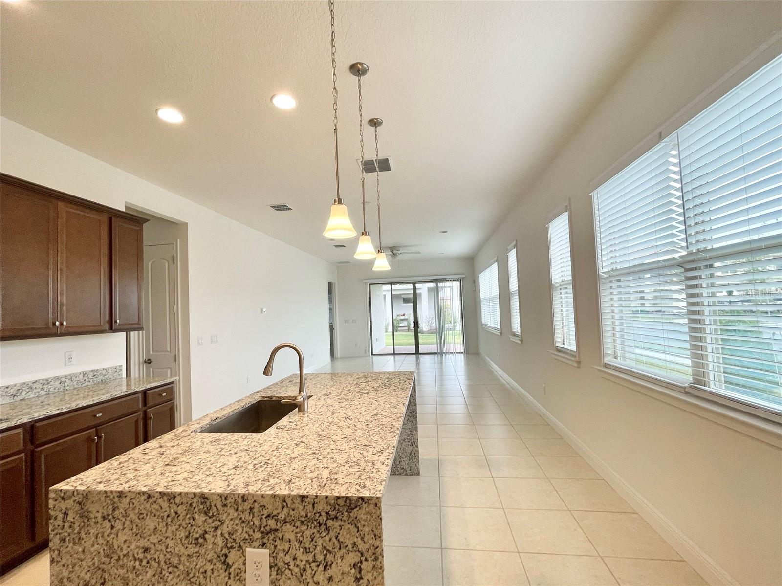 8081 CLEOBURY DR, ORLANDO, FL, 32832