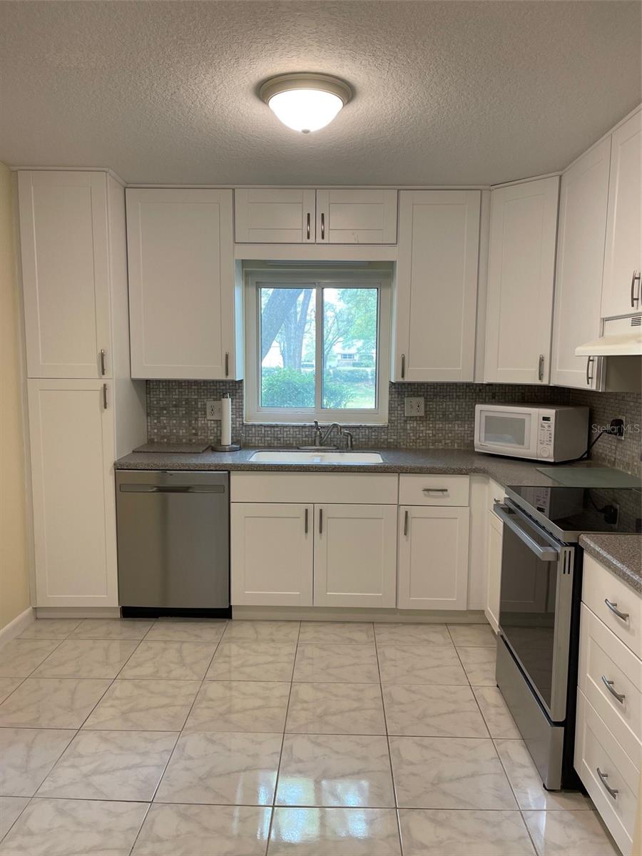 8683 SW 93RD LN #E, OCALA, FL, 34481