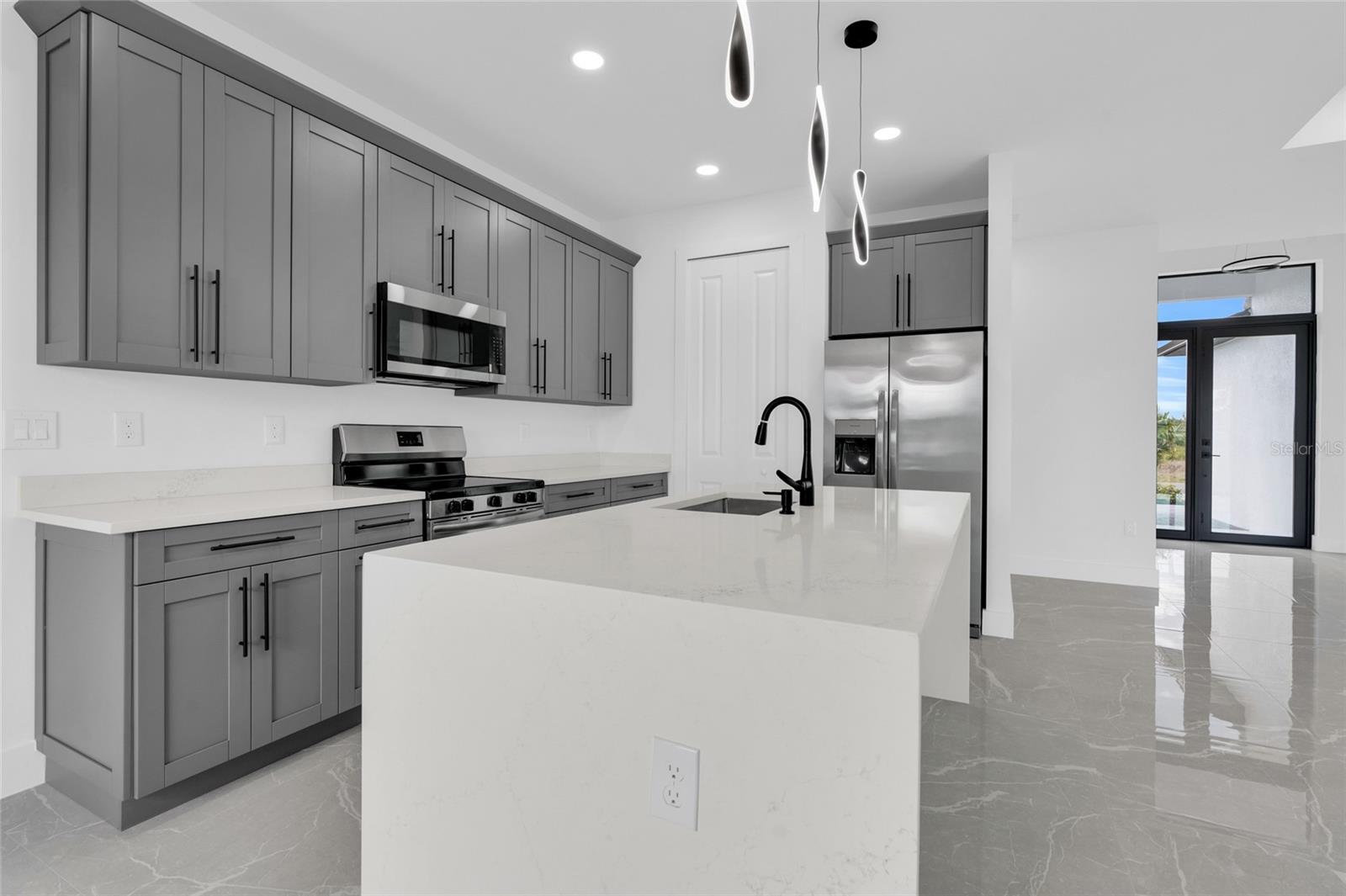 3217 23RD ST SW, LEHIGH ACRES, FL, 33976