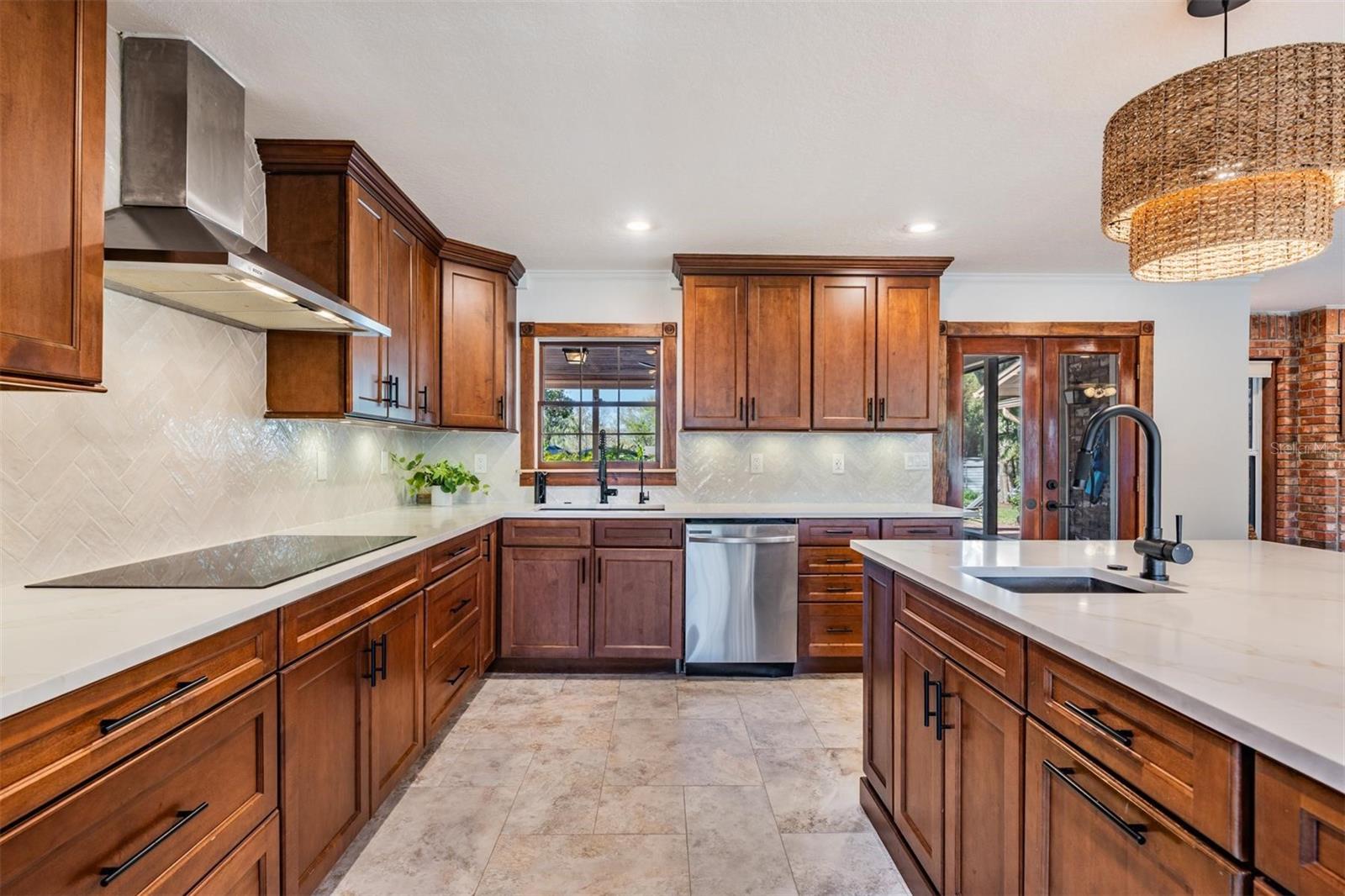 805 SPARROW AVE, PALM HARBOR, FL, 34683