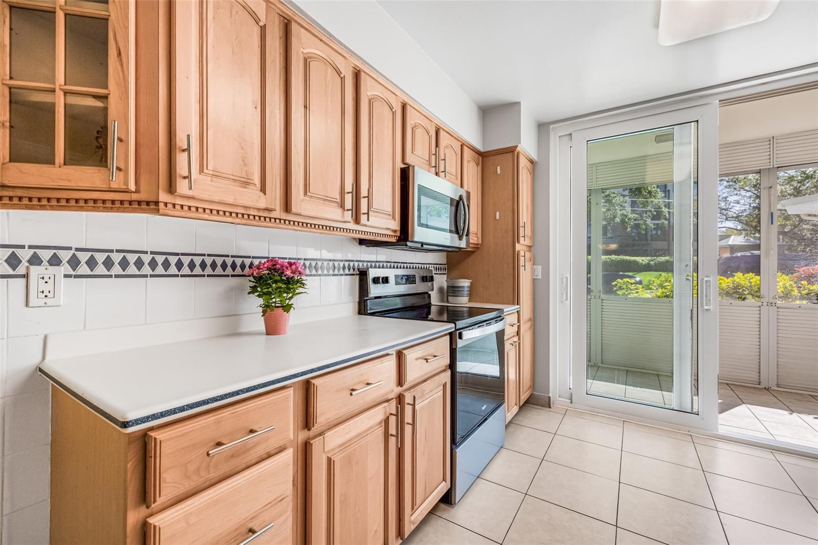 615 10TH AVE NE #1, ST PETERSBURG, FL, 33701