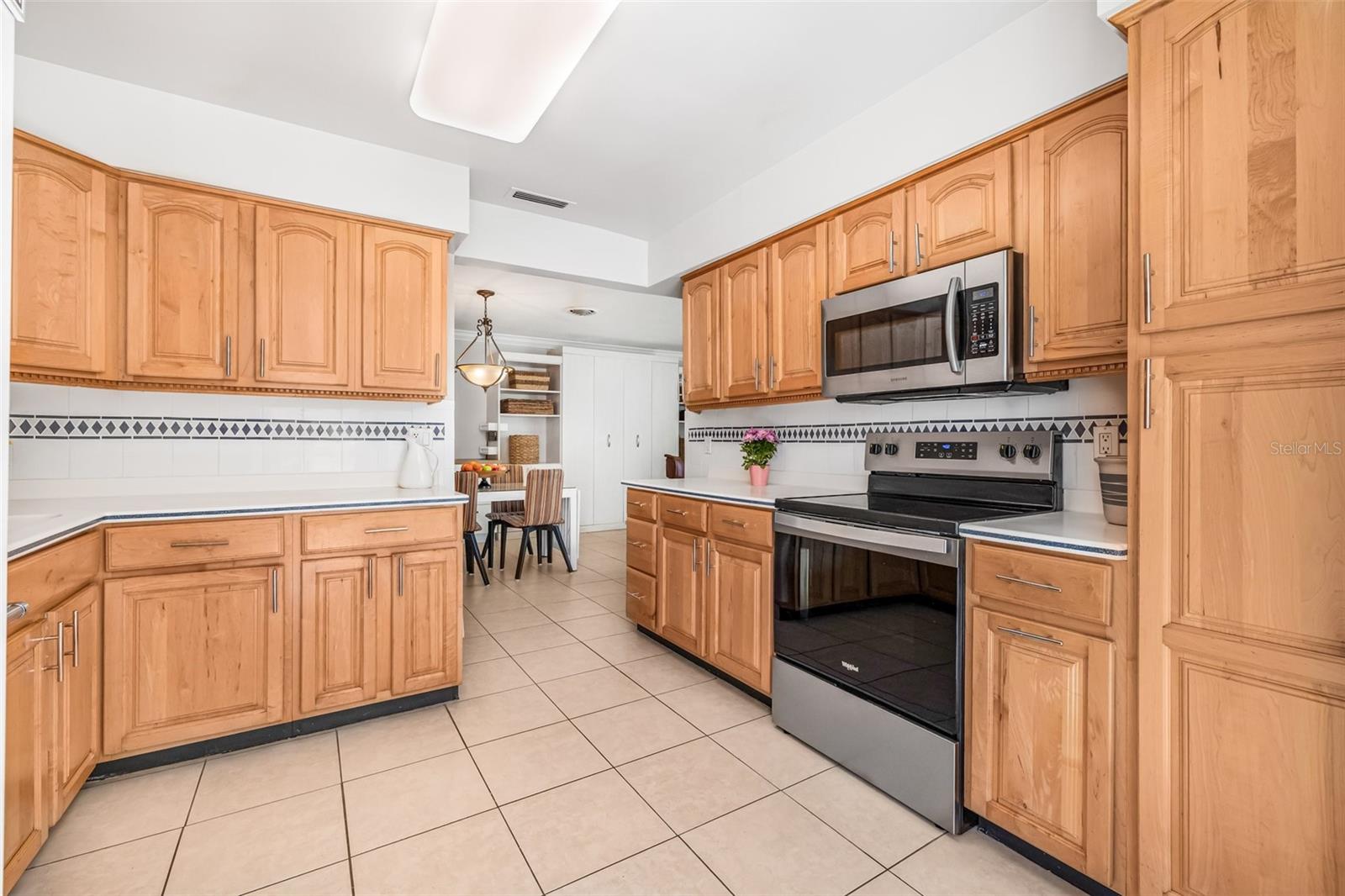 615 10TH AVE NE #1, ST PETERSBURG, FL, 33701