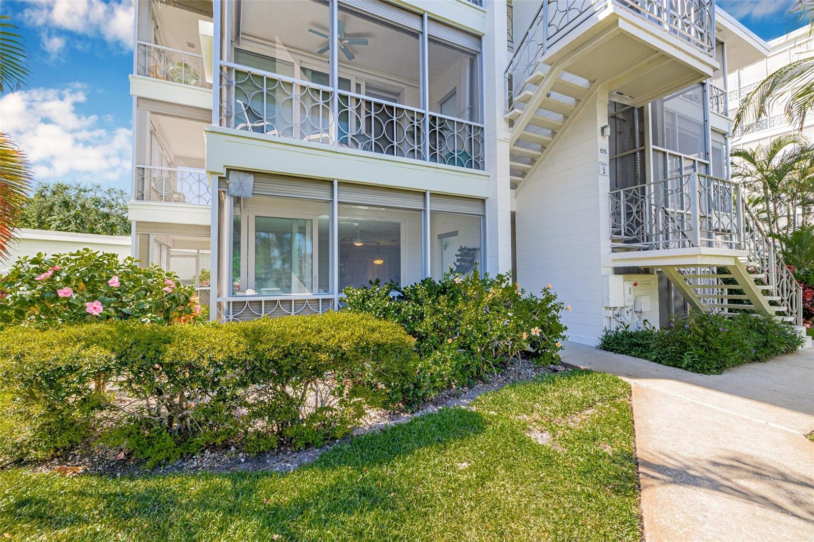 615 10TH AVE NE #1, ST PETERSBURG, FL, 33701
