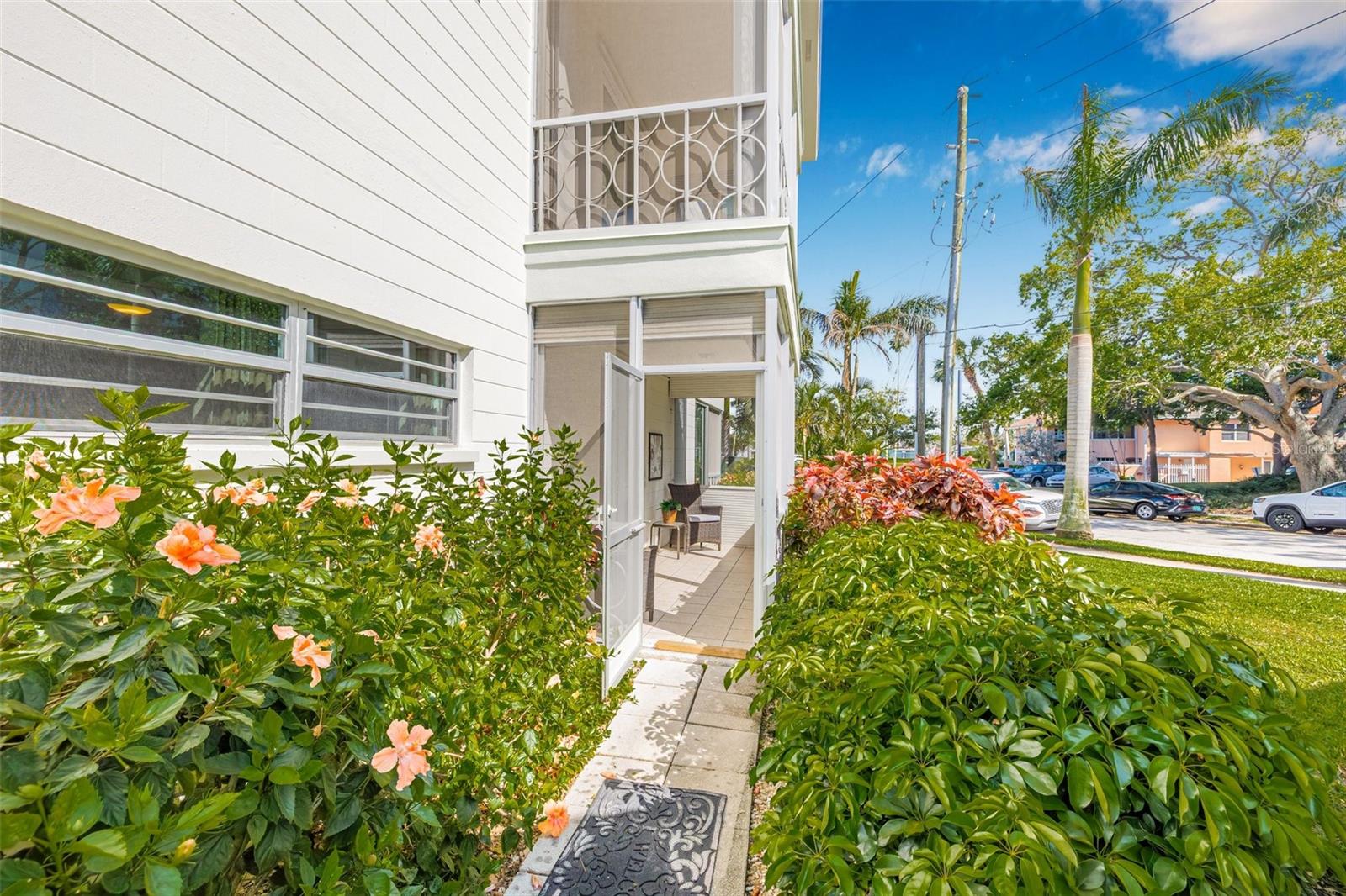 615 10TH AVE NE #1, ST PETERSBURG, FL, 33701