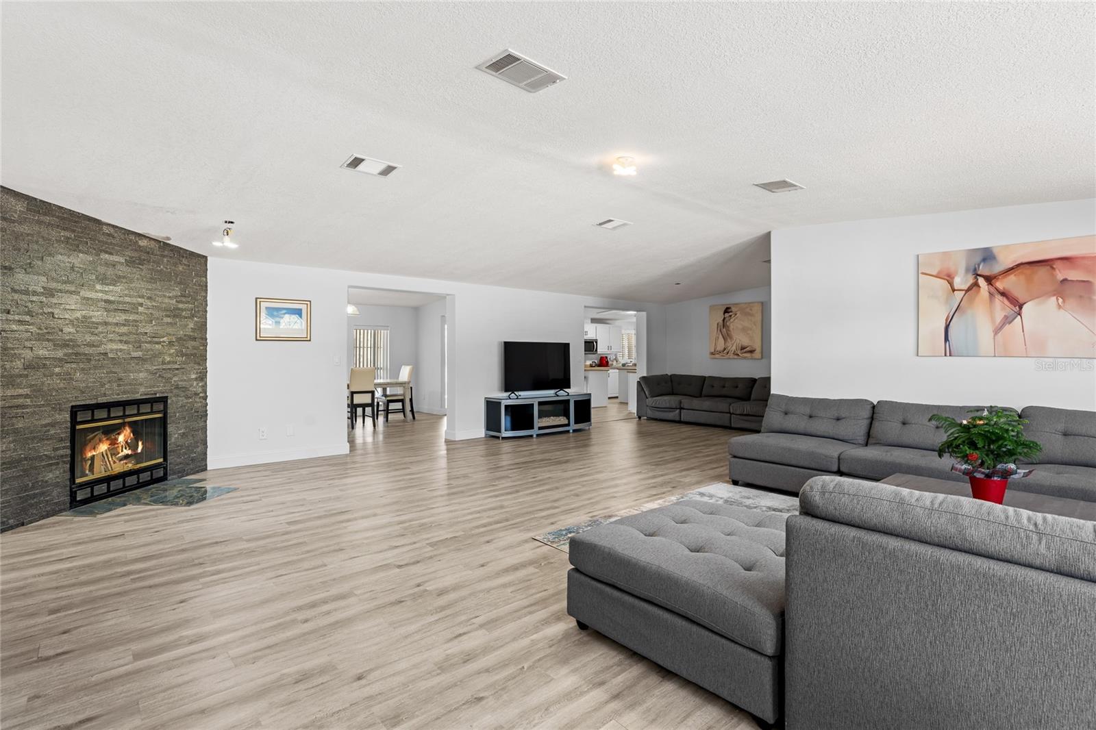 21884 WHITFIELD PL, O'BRIEN, FL, 32071