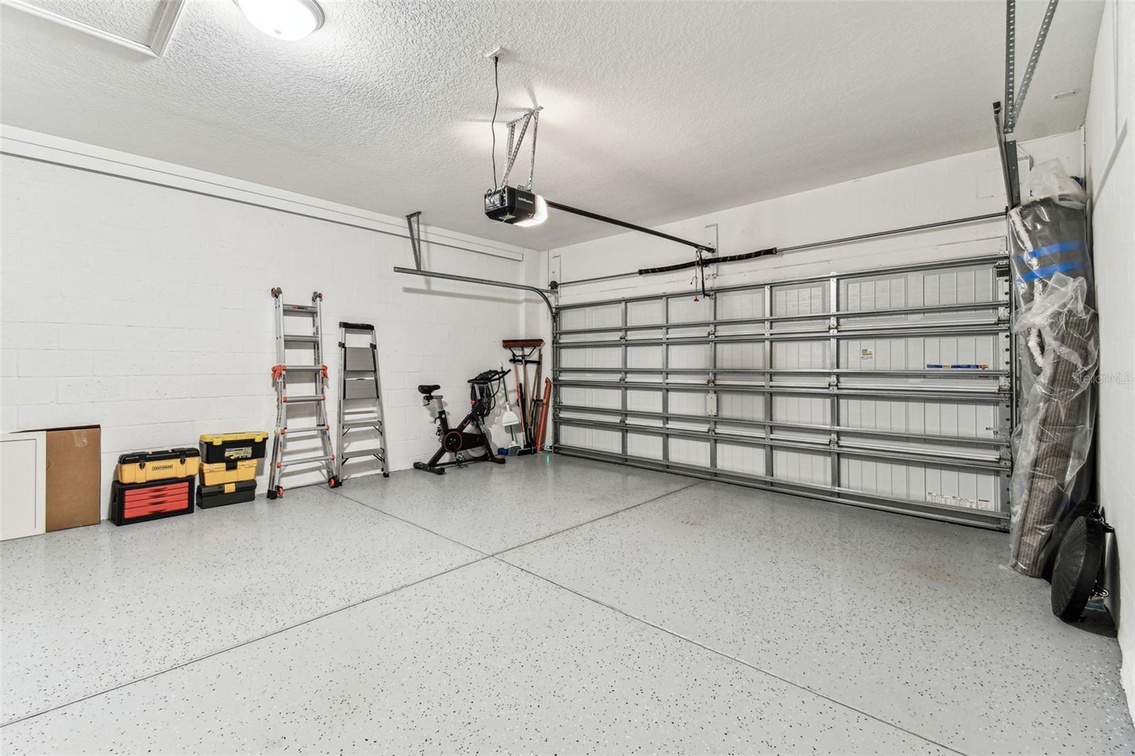 19370 HAWK VALLEY DR, TAMPA, FL, 33647