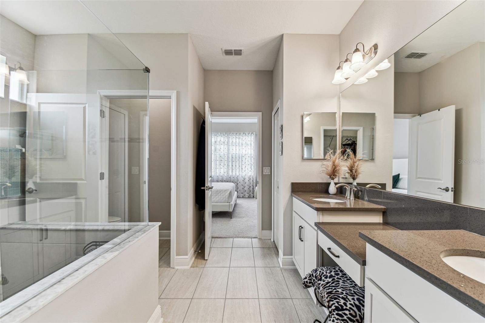 19370 HAWK VALLEY DR, TAMPA, FL, 33647