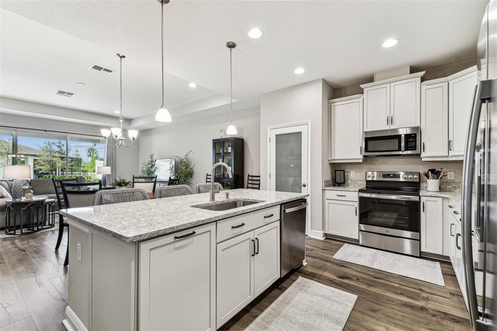 19370 HAWK VALLEY DR, TAMPA, FL, 33647