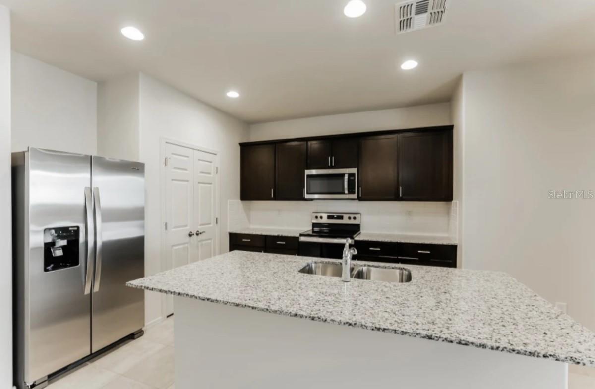 594 NICOLE MARIE ST, APOPKA, FL, 32712