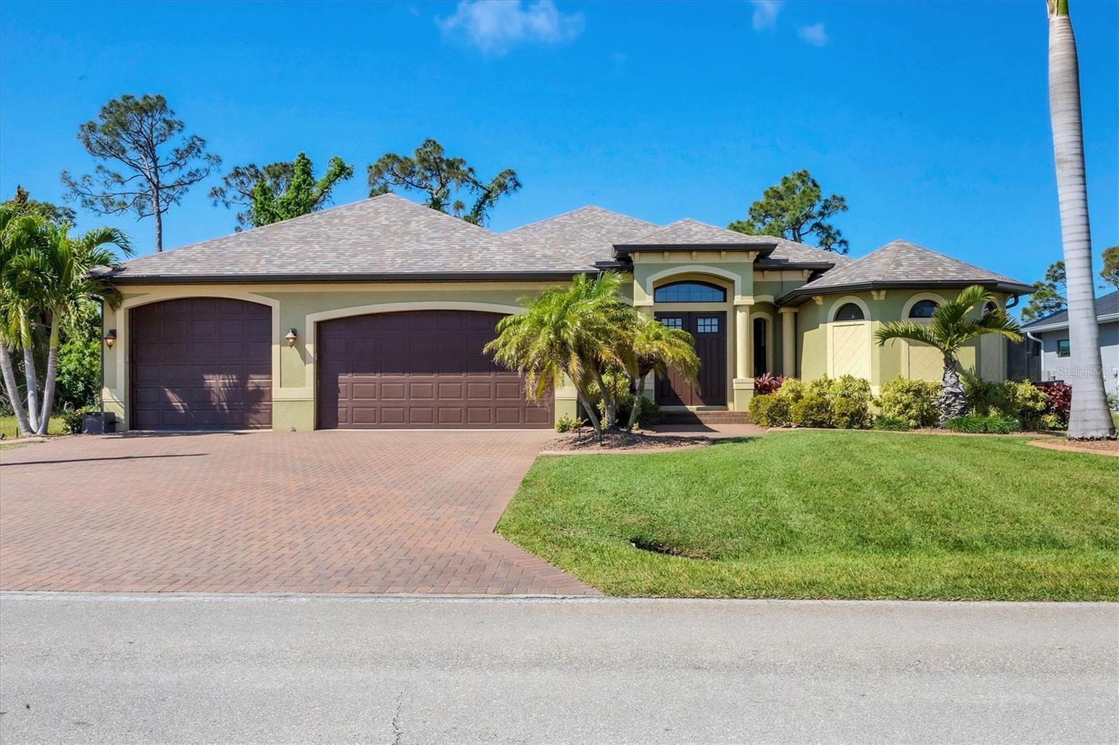 758 ROTONDA CIR, ROTONDA WEST, FL, 33947