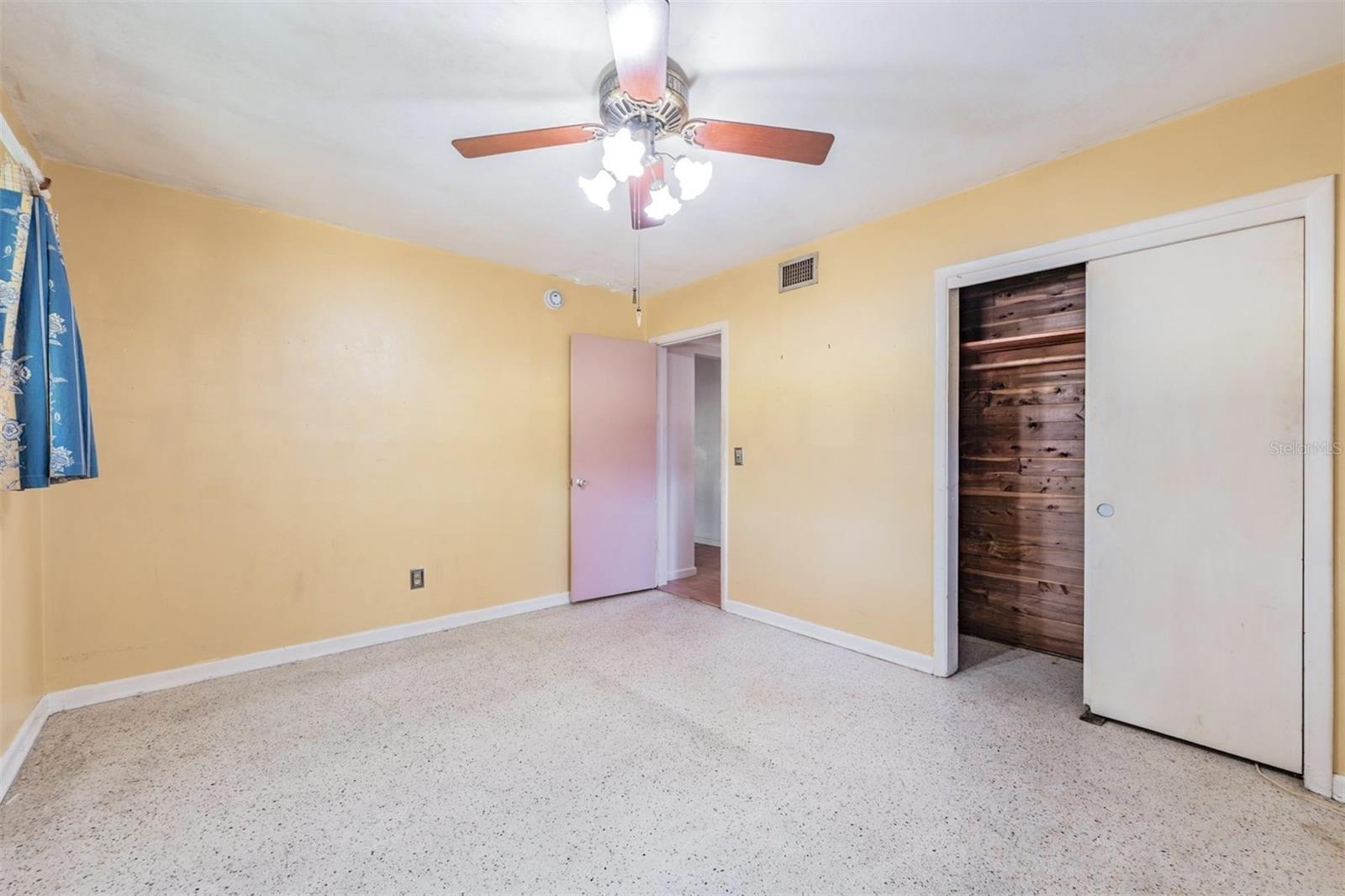 559 OAKWOOD DR, LARGO, FL, 33771